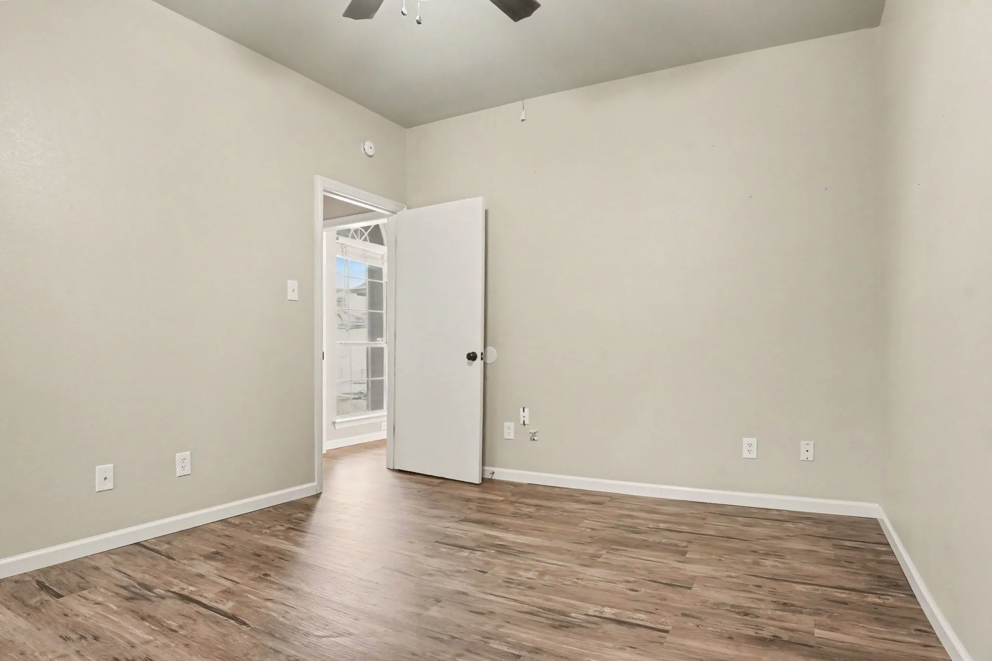 Single Family Residence For Sale in Ellis County , 307 Modene Avenue, Waxahachie, Texas 75165, 3 Bedroom, 2 Bathroom, 2 Garage spaces, 1,452 Sqft, built in 1995, mls#21407447, Real Estate Agent in Waxahachie, Homes For Sale in Ellis county, Homes For Sale in Waxahachie, Realtor in Waxahachie Texas, Real Estate Brokerage Independent Realty Texas, Luminita Cordes Realtor