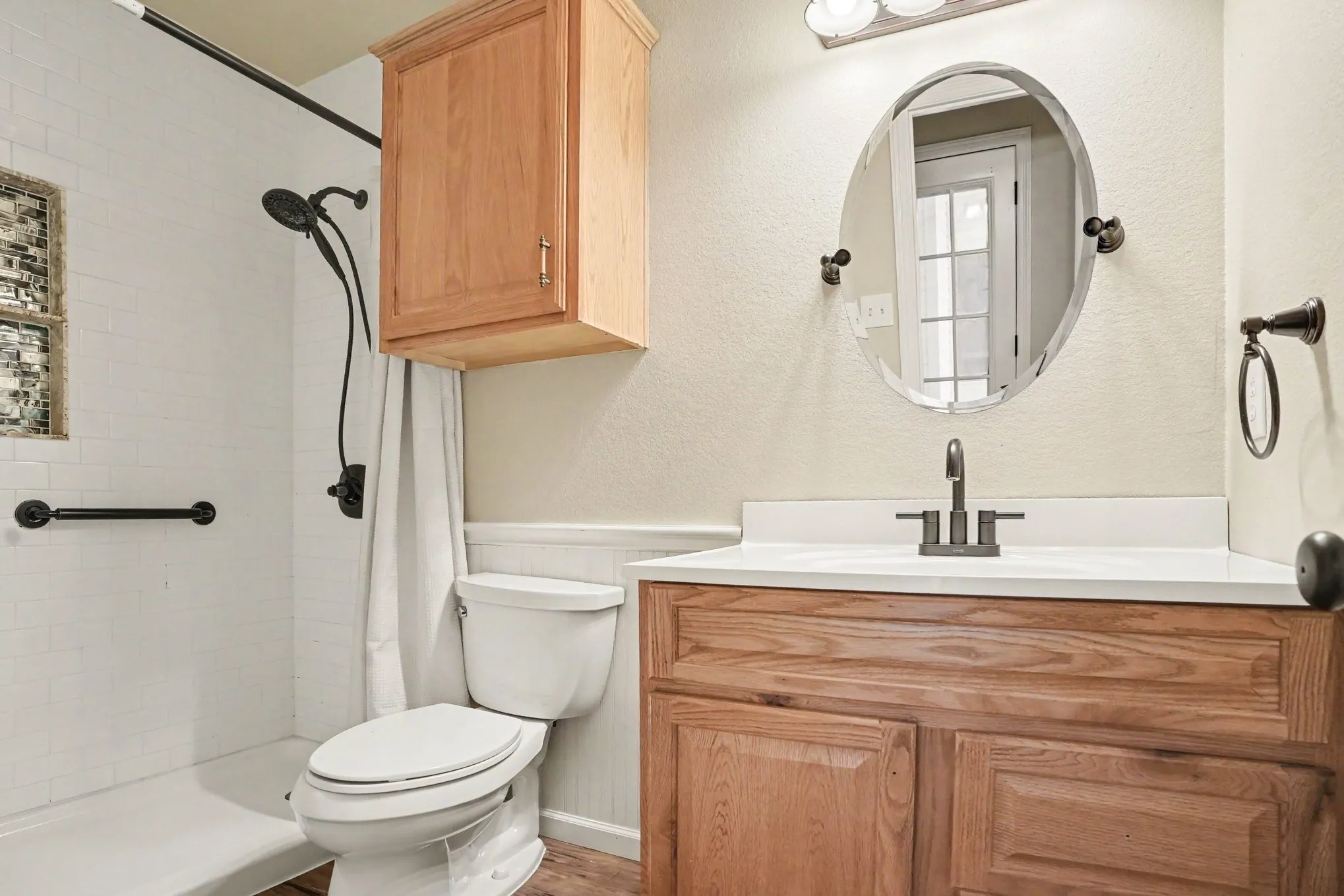 Single Family Residence For Sale in Ellis County , 307 Modene Avenue, Waxahachie, Texas 75165, 3 Bedroom, 2 Bathroom, 2 Garage spaces, 1,452 Sqft, built in 1995, mls#21407447, Real Estate Agent in Waxahachie, Homes For Sale in Ellis county, Homes For Sale in Waxahachie, Realtor in Waxahachie Texas, Real Estate Brokerage Independent Realty Texas, Luminita Cordes Realtor