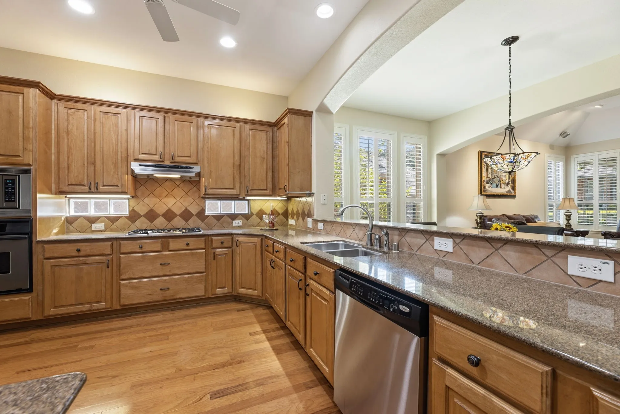 Single Family Residence For Sale in Collin County , 1348 Ranch House Drive, Fairview, Texas 75069, 3 Bedroom, 2 Bathroom, 2 Garage spaces, 2,326 Sqft, built in 2005, mls#21407249, Real Estate Agent in Fairview, Homes For Sale in Collin county, Homes For Sale in Fairview, Realtor in Fairview Texas, Real Estate Brokerage Independent Realty Texas, Luminita Cordes Realtor