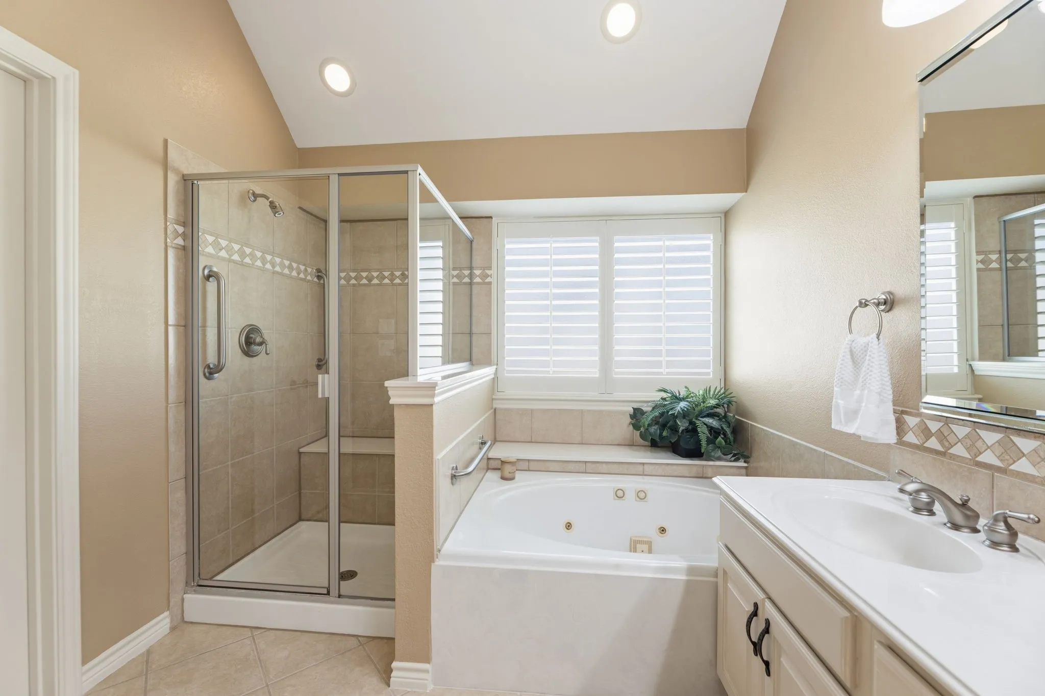 Single Family Residence For Sale in Collin County , 1348 Ranch House Drive, Fairview, Texas 75069, 3 Bedroom, 2 Bathroom, 2 Garage spaces, 2,326 Sqft, built in 2005, mls#21407249, Real Estate Agent in Fairview, Homes For Sale in Collin county, Homes For Sale in Fairview, Realtor in Fairview Texas, Real Estate Brokerage Independent Realty Texas, Luminita Cordes Realtor