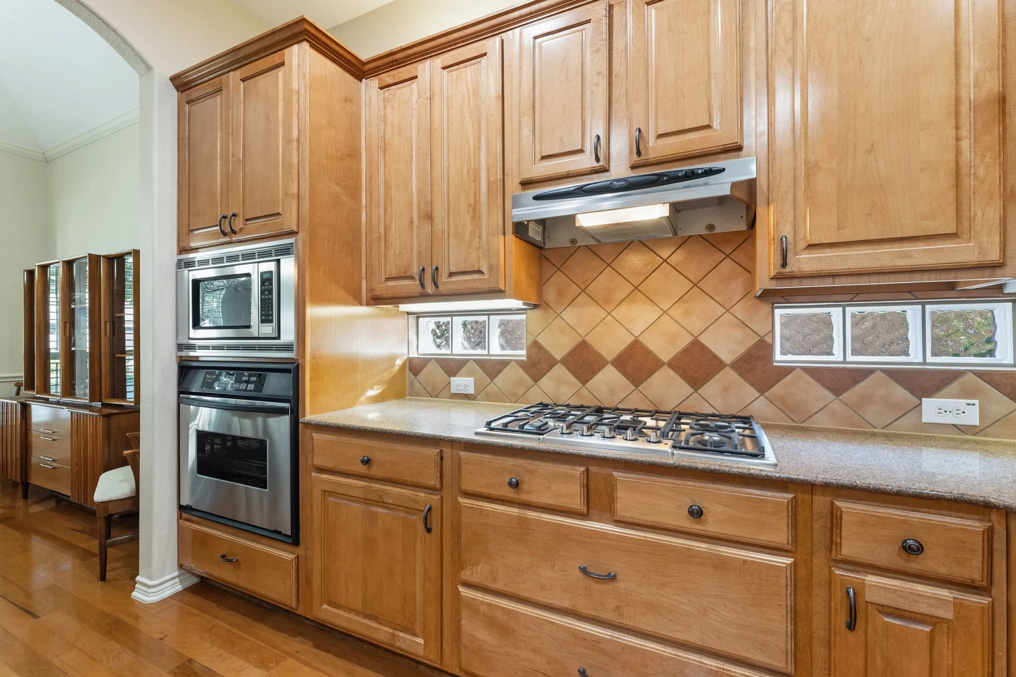 Single Family Residence For Sale in Collin County , 1348 Ranch House Drive, Fairview, Texas 75069, 3 Bedroom, 2 Bathroom, 2 Garage spaces, 2,326 Sqft, built in 2005, mls#21407249, Real Estate Agent in Fairview, Homes For Sale in Collin county, Homes For Sale in Fairview, Realtor in Fairview Texas, Real Estate Brokerage Independent Realty Texas, Luminita Cordes Realtor