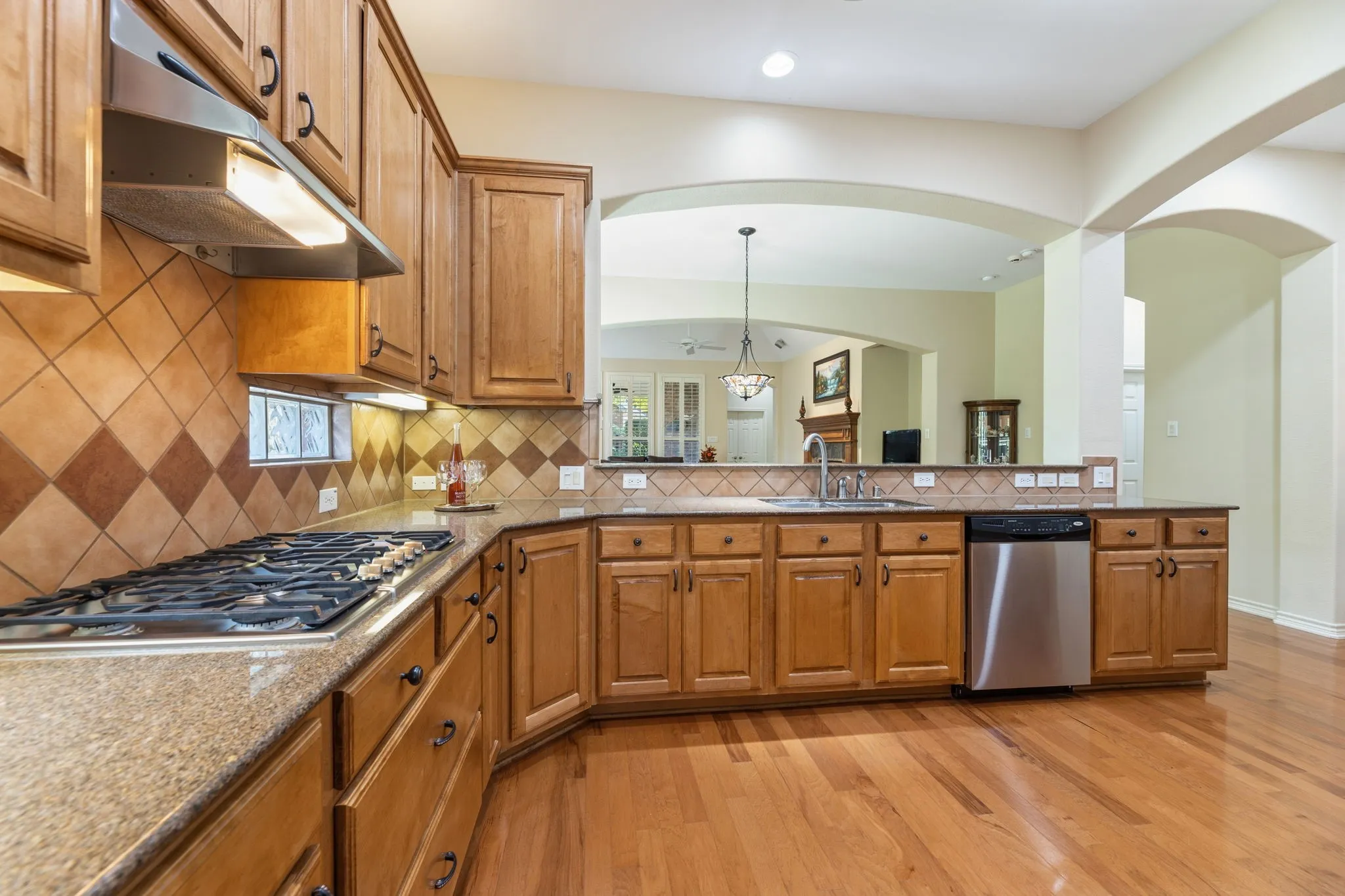 Single Family Residence For Sale in Collin County , 1348 Ranch House Drive, Fairview, Texas 75069, 3 Bedroom, 2 Bathroom, 2 Garage spaces, 2,326 Sqft, built in 2005, mls#21407249, Real Estate Agent in Fairview, Homes For Sale in Collin county, Homes For Sale in Fairview, Realtor in Fairview Texas, Real Estate Brokerage Independent Realty Texas, Luminita Cordes Realtor