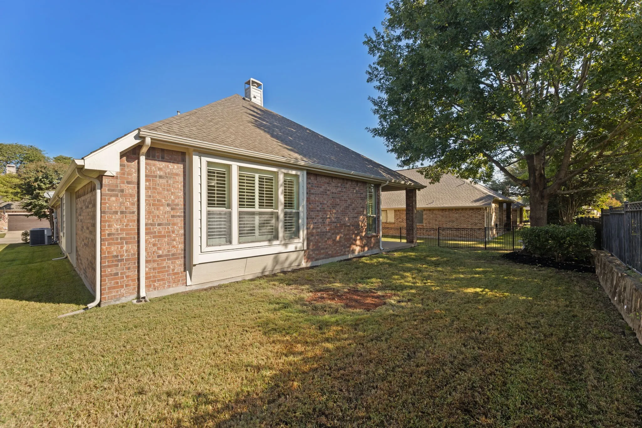 Single Family Residence For Sale in Collin County , 1348 Ranch House Drive, Fairview, Texas 75069, 3 Bedroom, 2 Bathroom, 2 Garage spaces, 2,326 Sqft, built in 2005, mls#21407249, Real Estate Agent in Fairview, Homes For Sale in Collin county, Homes For Sale in Fairview, Realtor in Fairview Texas, Real Estate Brokerage Independent Realty Texas, Luminita Cordes Realtor