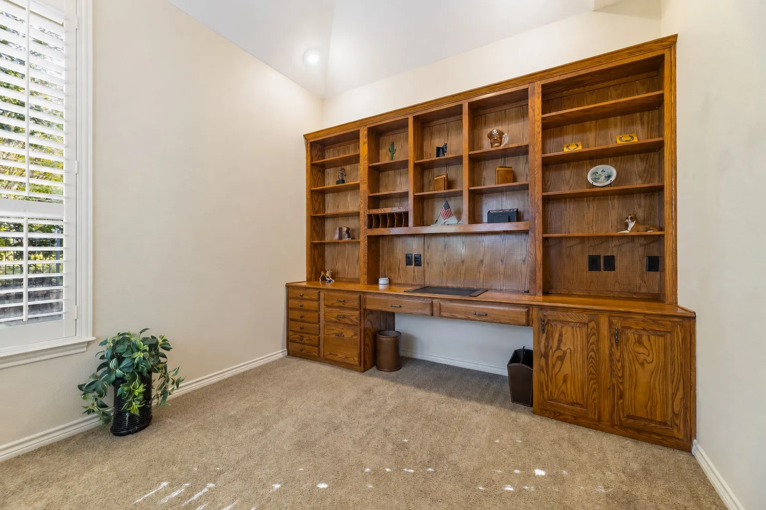 Single Family Residence For Sale in Collin County , 1348 Ranch House Drive, Fairview, Texas 75069, 3 Bedroom, 2 Bathroom, 2 Garage spaces, 2,326 Sqft, built in 2005, mls#21407249, Real Estate Agent in Fairview, Homes For Sale in Collin county, Homes For Sale in Fairview, Realtor in Fairview Texas, Real Estate Brokerage Independent Realty Texas, Luminita Cordes Realtor
