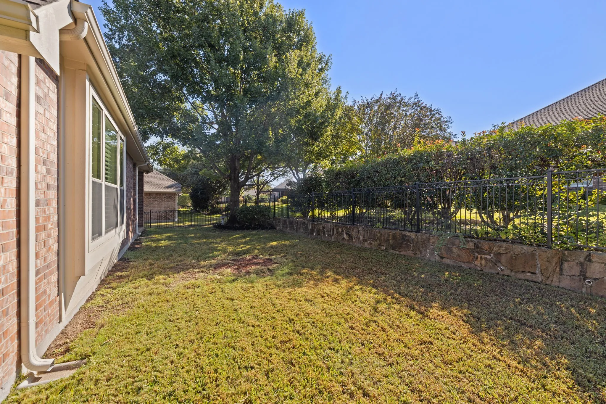 Single Family Residence For Sale in Collin County , 1348 Ranch House Drive, Fairview, Texas 75069, 3 Bedroom, 2 Bathroom, 2 Garage spaces, 2,326 Sqft, built in 2005, mls#21407249, Real Estate Agent in Fairview, Homes For Sale in Collin county, Homes For Sale in Fairview, Realtor in Fairview Texas, Real Estate Brokerage Independent Realty Texas, Luminita Cordes Realtor