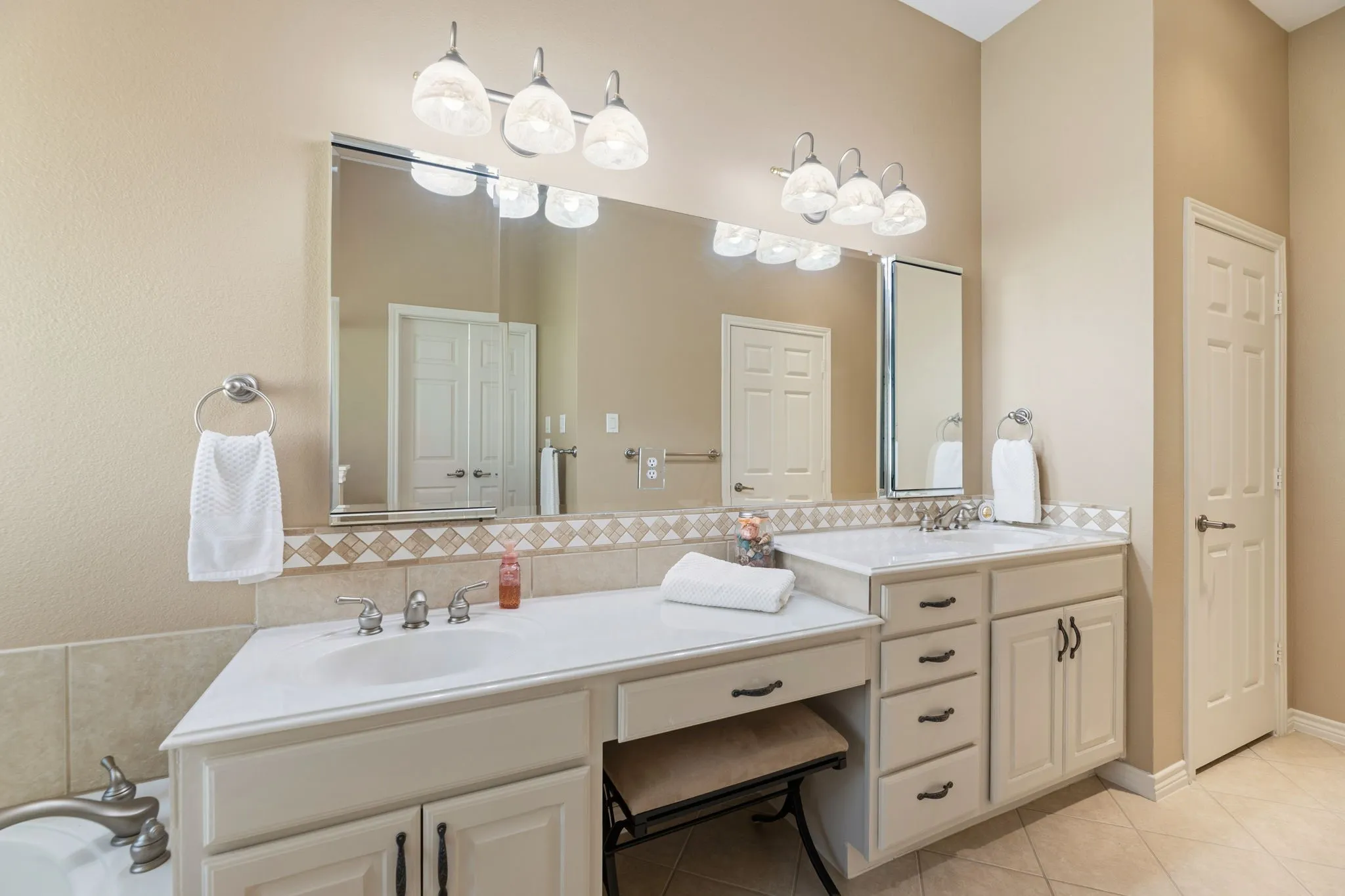 Single Family Residence For Sale in Collin County , 1348 Ranch House Drive, Fairview, Texas 75069, 3 Bedroom, 2 Bathroom, 2 Garage spaces, 2,326 Sqft, built in 2005, mls#21407249, Real Estate Agent in Fairview, Homes For Sale in Collin county, Homes For Sale in Fairview, Realtor in Fairview Texas, Real Estate Brokerage Independent Realty Texas, Luminita Cordes Realtor