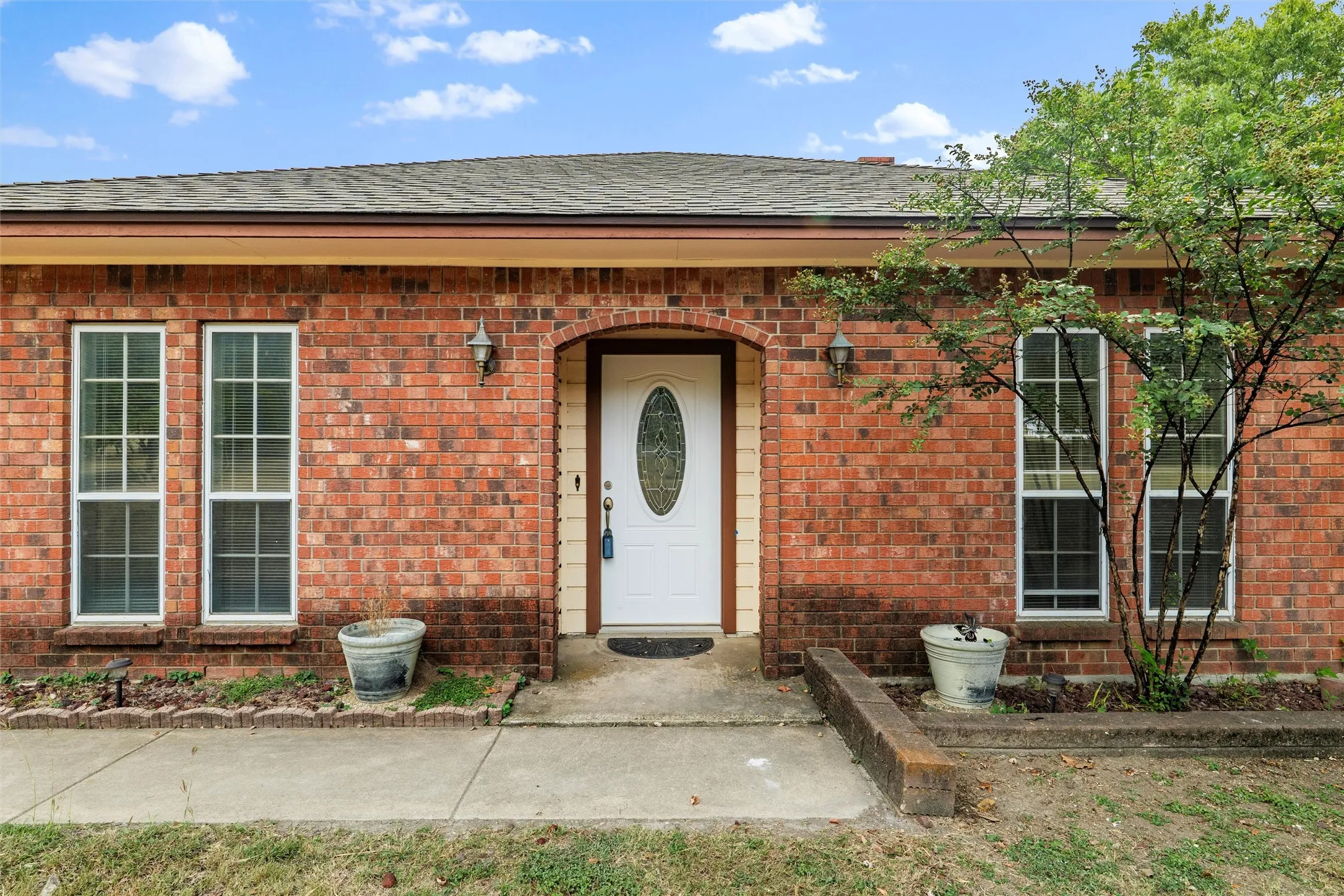 Single Family Residence For Sale in Ellis County , 5030 Diamond Creek Drive, Midlothian, Texas 76065, 4 Bedroom, 3 Bathroom, 2 Garage spaces, 2,666 Sqft, built in 1984, mls#21408412, Real Estate Agent in Midlothian, Homes For Sale in Ellis county, Homes For Sale in Midlothian, Realtor in Midlothian Texas, Real Estate Brokerage Independent Realty Texas, Luminita Cordes Realtor
