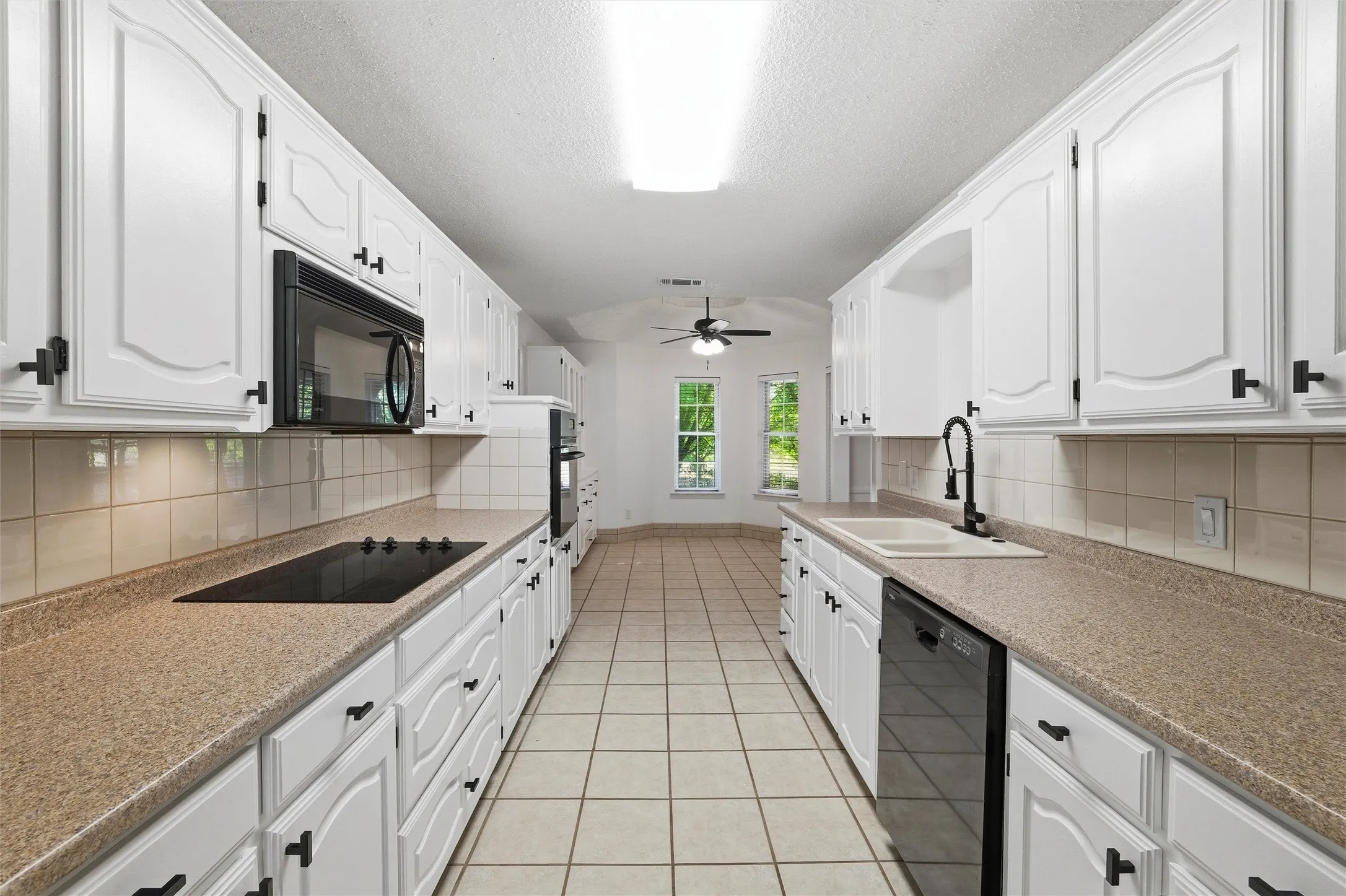 Single Family Residence For Sale in Ellis County , 5030 Diamond Creek Drive, Midlothian, Texas 76065, 4 Bedroom, 3 Bathroom, 2 Garage spaces, 2,666 Sqft, built in 1984, mls#21408412, Real Estate Agent in Midlothian, Homes For Sale in Ellis county, Homes For Sale in Midlothian, Realtor in Midlothian Texas, Real Estate Brokerage Independent Realty Texas, Luminita Cordes Realtor