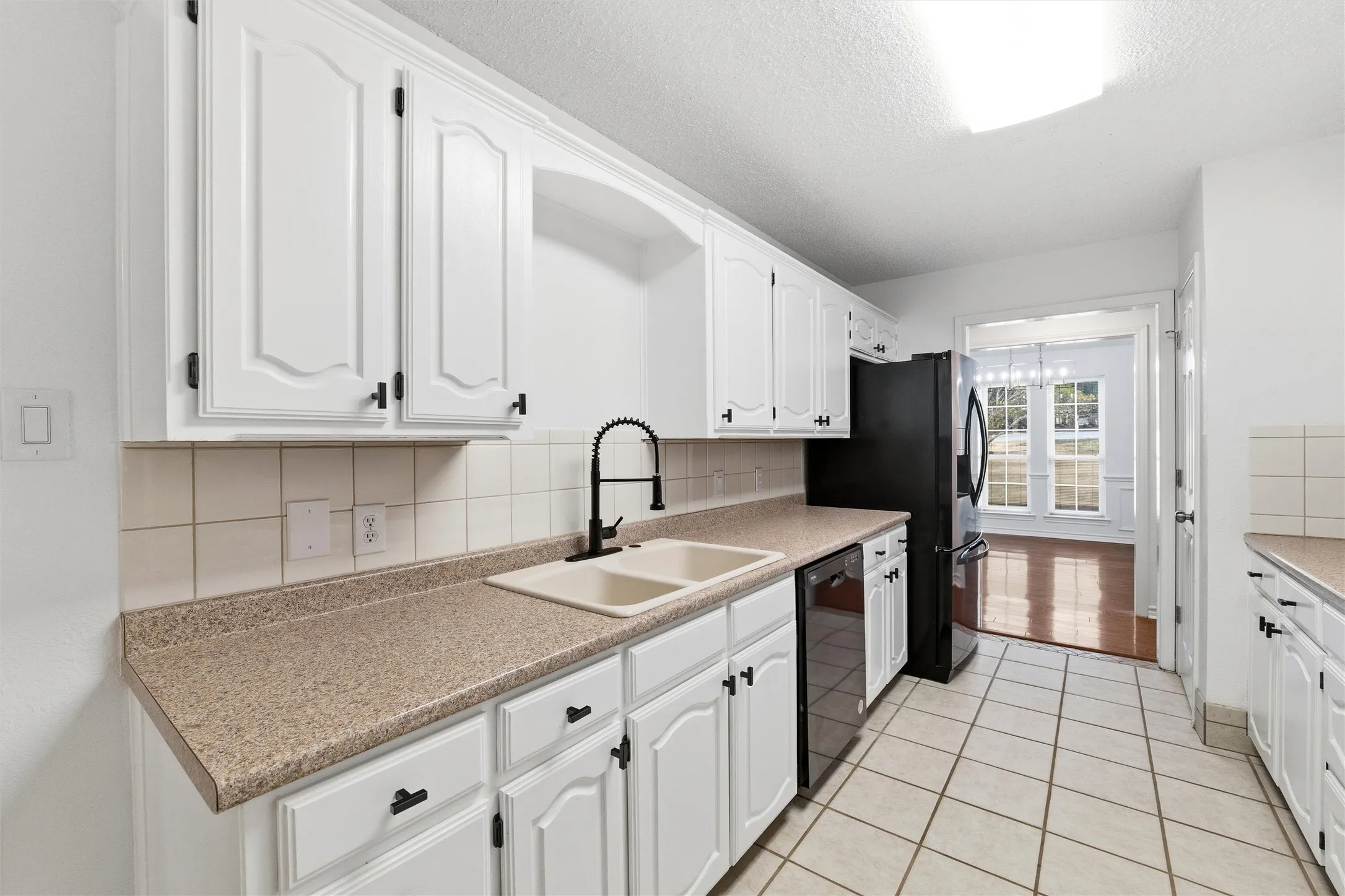 Single Family Residence For Sale in Ellis County , 5030 Diamond Creek Drive, Midlothian, Texas 76065, 4 Bedroom, 3 Bathroom, 2 Garage spaces, 2,666 Sqft, built in 1984, mls#21408412, Real Estate Agent in Midlothian, Homes For Sale in Ellis county, Homes For Sale in Midlothian, Realtor in Midlothian Texas, Real Estate Brokerage Independent Realty Texas, Luminita Cordes Realtor