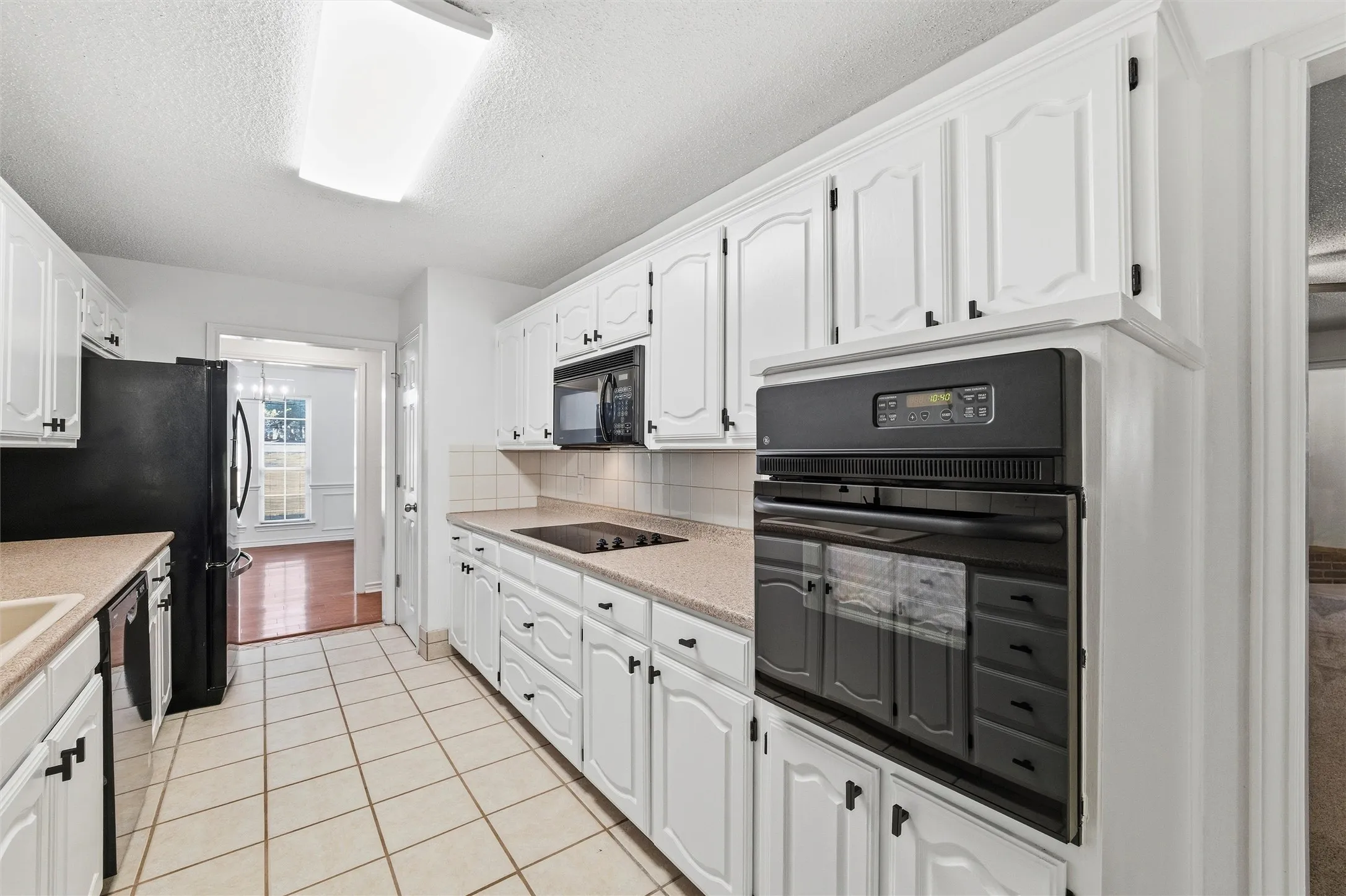 Single Family Residence For Sale in Ellis County , 5030 Diamond Creek Drive, Midlothian, Texas 76065, 4 Bedroom, 3 Bathroom, 2 Garage spaces, 2,666 Sqft, built in 1984, mls#21408412, Real Estate Agent in Midlothian, Homes For Sale in Ellis county, Homes For Sale in Midlothian, Realtor in Midlothian Texas, Real Estate Brokerage Independent Realty Texas, Luminita Cordes Realtor