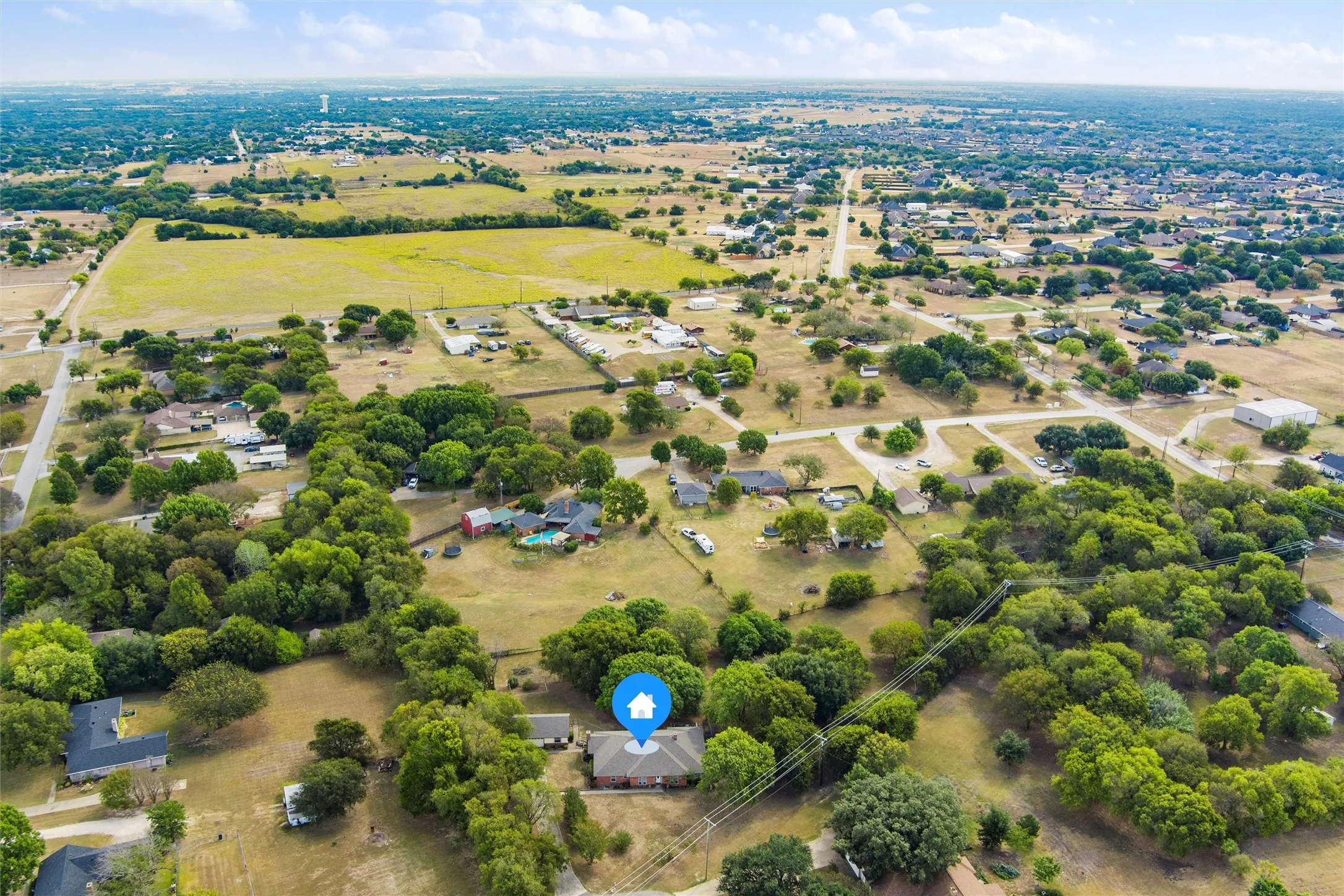 Single Family Residence For Sale in Ellis County , 5030 Diamond Creek Drive, Midlothian, Texas 76065, 4 Bedroom, 3 Bathroom, 2 Garage spaces, 2,666 Sqft, built in 1984, mls#21408412, Real Estate Agent in Midlothian, Homes For Sale in Ellis county, Homes For Sale in Midlothian, Realtor in Midlothian Texas, Real Estate Brokerage Independent Realty Texas, Luminita Cordes Realtor