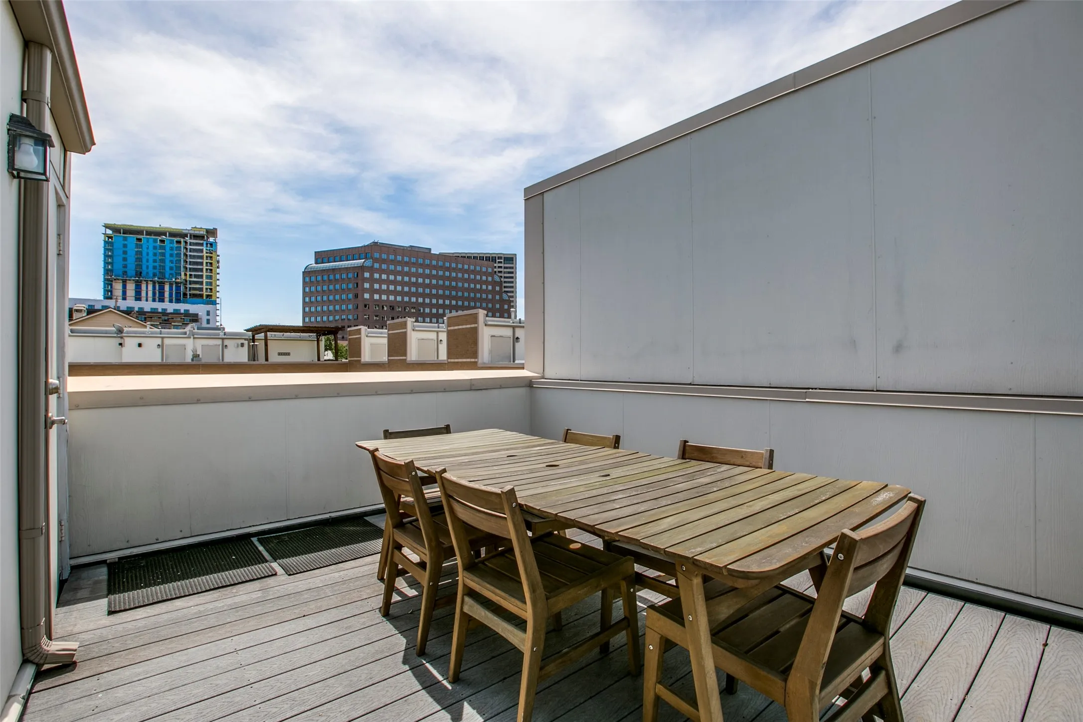 Condominium For Rent in Dallas County , 3210 Carlisle Street 27, Dallas, Texas 75204, 2 Bedroom, 3 Bathroom, 2 Garage spaces, 2,041 Sqft, built in 2006, mls#21408389, Real Estate Agent in Dallas, Homes For Rent in Dallas county, Homes For Rent in Dallas, Realtor in Dallas Texas, Real Estate Brokerage Independent Realty Texas, Luminita Cordes Realtor