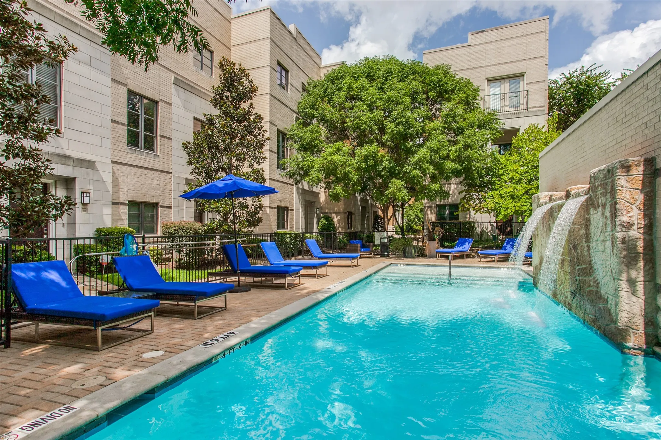 Condominium For Rent in Dallas County , 3210 Carlisle Street 27, Dallas, Texas 75204, 2 Bedroom, 3 Bathroom, 2 Garage spaces, 2,041 Sqft, built in 2006, mls#21408389, Real Estate Agent in Dallas, Homes For Rent in Dallas county, Homes For Rent in Dallas, Realtor in Dallas Texas, Real Estate Brokerage Independent Realty Texas, Luminita Cordes Realtor