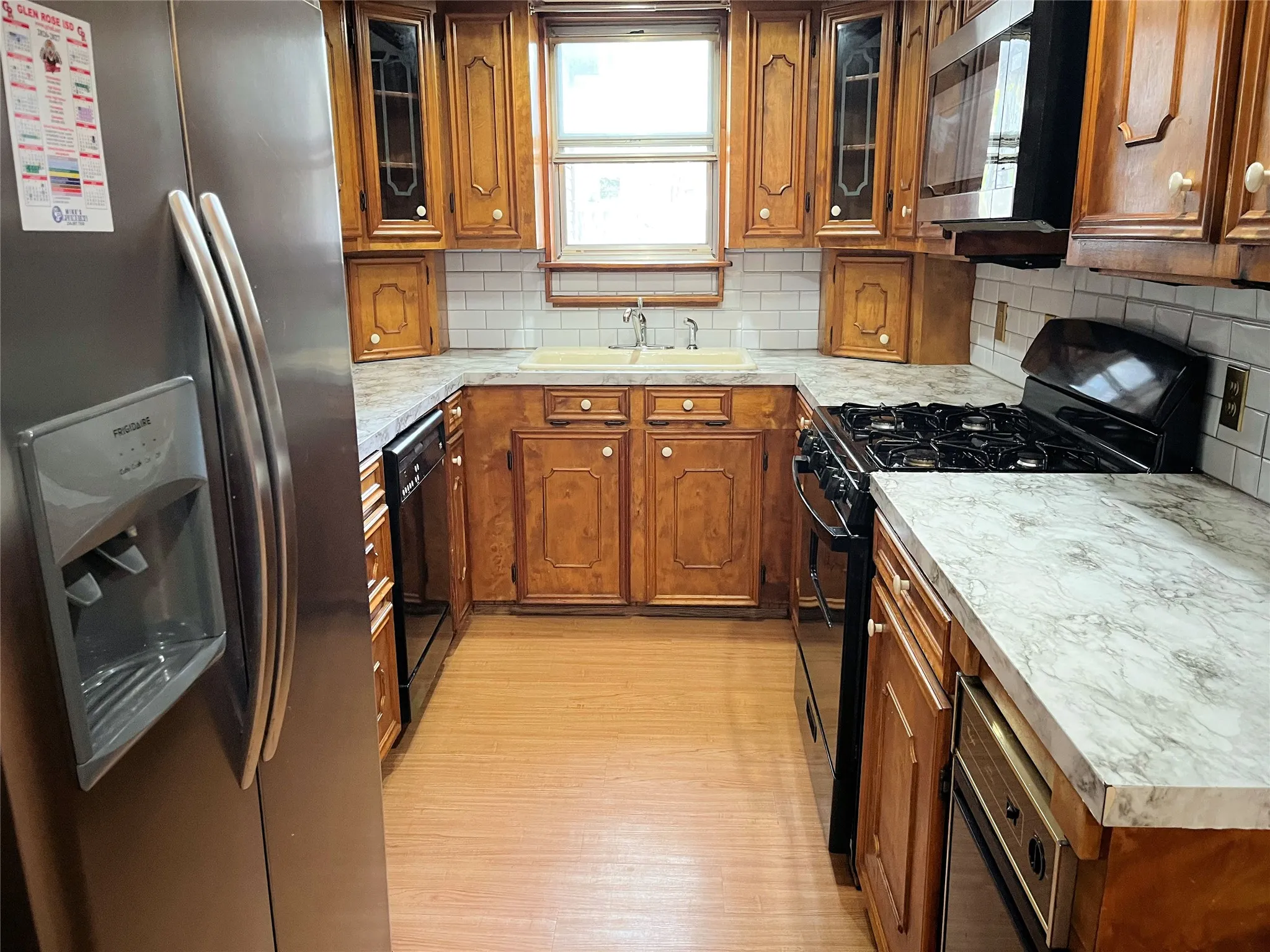 Single Family Residence For Rent in Somervell County , 209 Mission Street, Glen Rose, Texas 76043, 3 Bedroom, 2 Bathroom, 2 Garage spaces, 2,000 Sqft, built in 1954, mls#21408415, Real Estate Agent in Glen Rose, Homes For Rent in Somervell county, Homes For Rent in Glen Rose, Realtor in Glen Rose Texas, Real Estate Brokerage Independent Realty Texas, Luminita Cordes Realtor