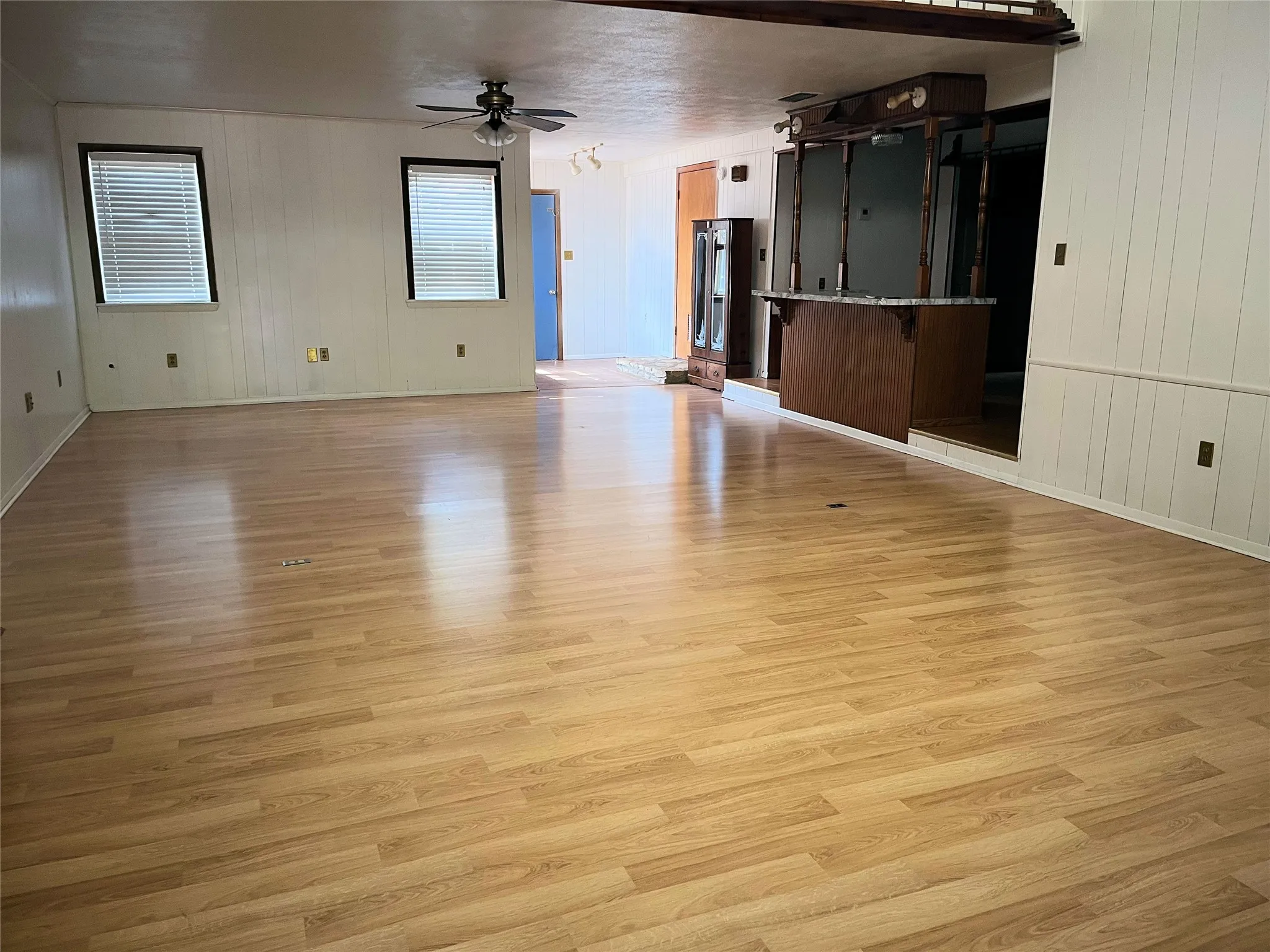 Looking toward kitchen