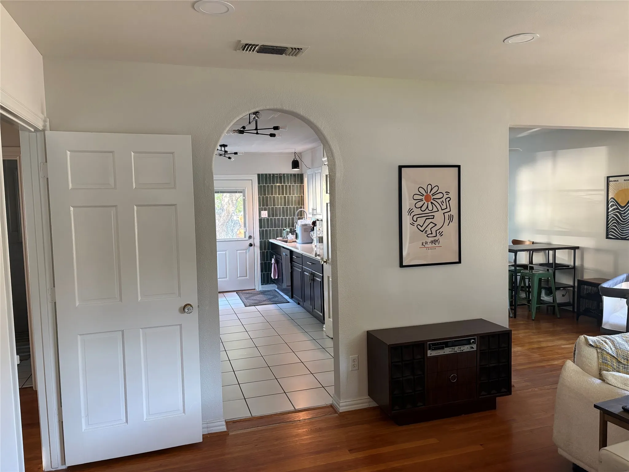 Single Family Residence For Sale in Tarrant County , 3620 Winston Road, Fort Worth, Texas 76109, 2 Bedroom, 1 Bathroom, Garage spaces, 1,075 Sqft, built in 1942, mls#21408419, Real Estate Agent in Fort Worth, Homes For Sale in Tarrant county, Homes For Sale in Fort Worth, Realtor in Fort Worth Texas, Real Estate Brokerage Independent Realty Texas, Luminita Cordes Realtor