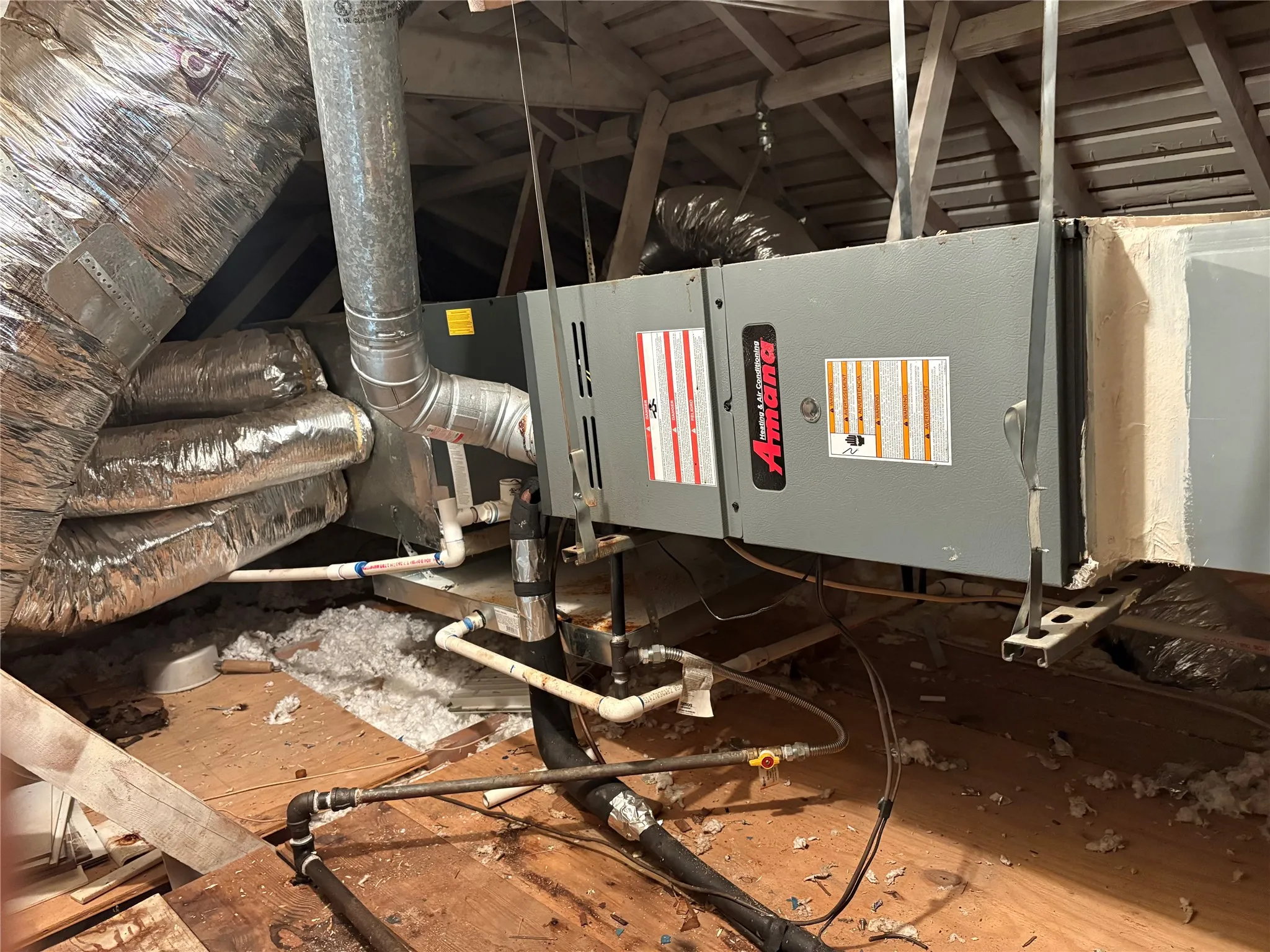 Single Family Residence For Sale in Tarrant County , 3620 Winston Road, Fort Worth, Texas 76109, 2 Bedroom, 1 Bathroom, Garage spaces, 1,075 Sqft, built in 1942, mls#21408419, Real Estate Agent in Fort Worth, Homes For Sale in Tarrant county, Homes For Sale in Fort Worth, Realtor in Fort Worth Texas, Real Estate Brokerage Independent Realty Texas, Luminita Cordes Realtor