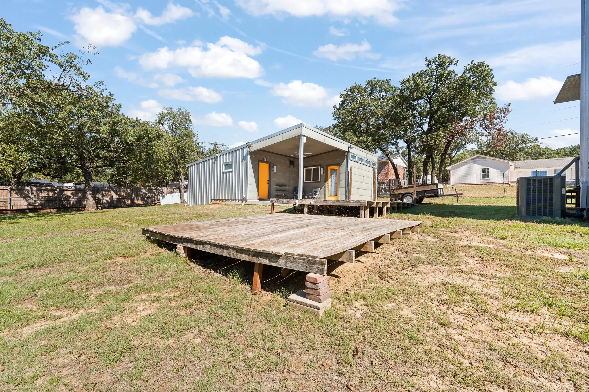 Single Family Residence For Sale in Johnson County , 408 Pecan Drive, Burleson, Texas 76028, 1 Bedroom, 2 Bathroom, Garage spaces, 1,400 Sqft, built in 2000, mls#21408193, Real Estate Agent in Burleson, Homes For Sale in Johnson county, Homes For Sale in Burleson, Realtor in Burleson Texas, Real Estate Brokerage Independent Realty Texas, Luminita Cordes Realtor