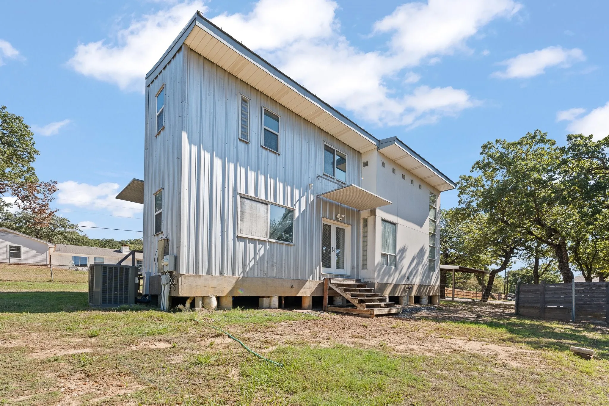 Single Family Residence For Sale in Johnson County , 408 Pecan Drive, Burleson, Texas 76028, 1 Bedroom, 2 Bathroom, Garage spaces, 1,400 Sqft, built in 2000, mls#21408193, Real Estate Agent in Burleson, Homes For Sale in Johnson county, Homes For Sale in Burleson, Realtor in Burleson Texas, Real Estate Brokerage Independent Realty Texas, Luminita Cordes Realtor