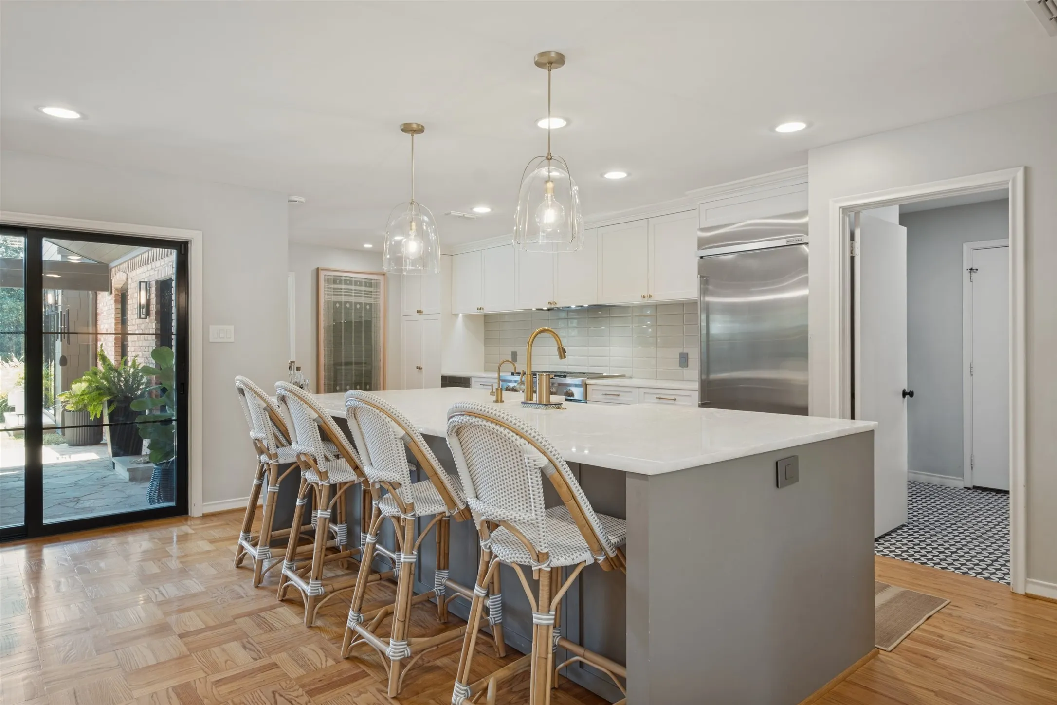 Gorgeous large kitchen with tons of storage