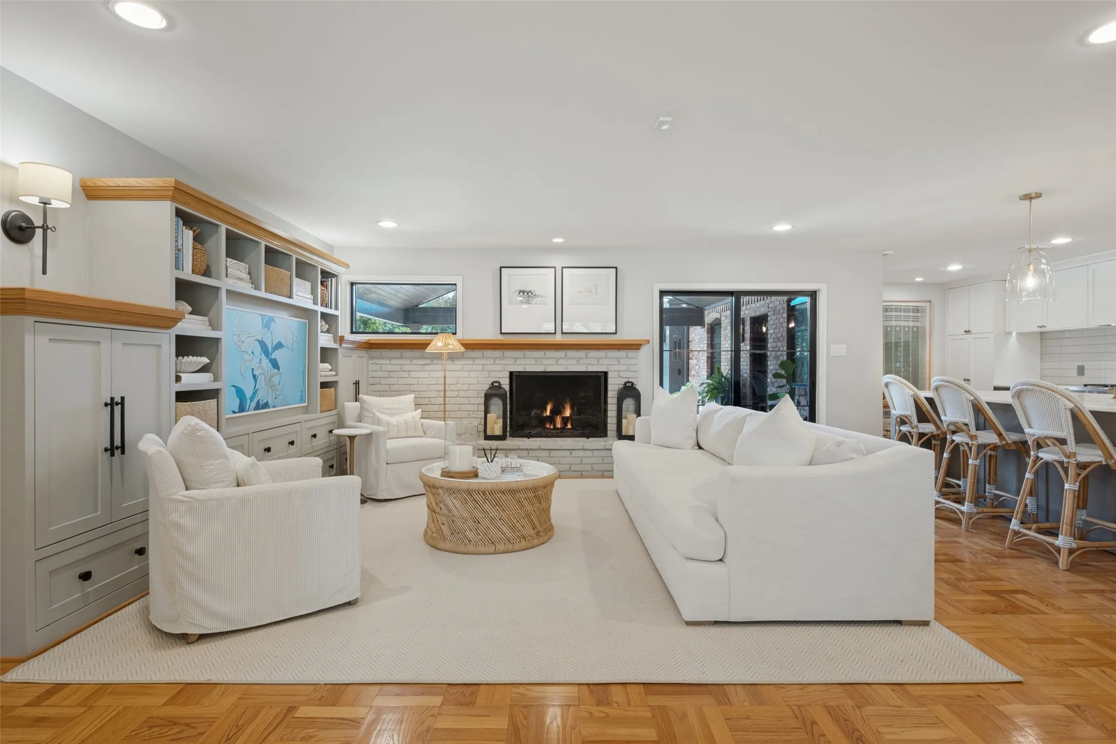 Open floor plan that connects family & friends