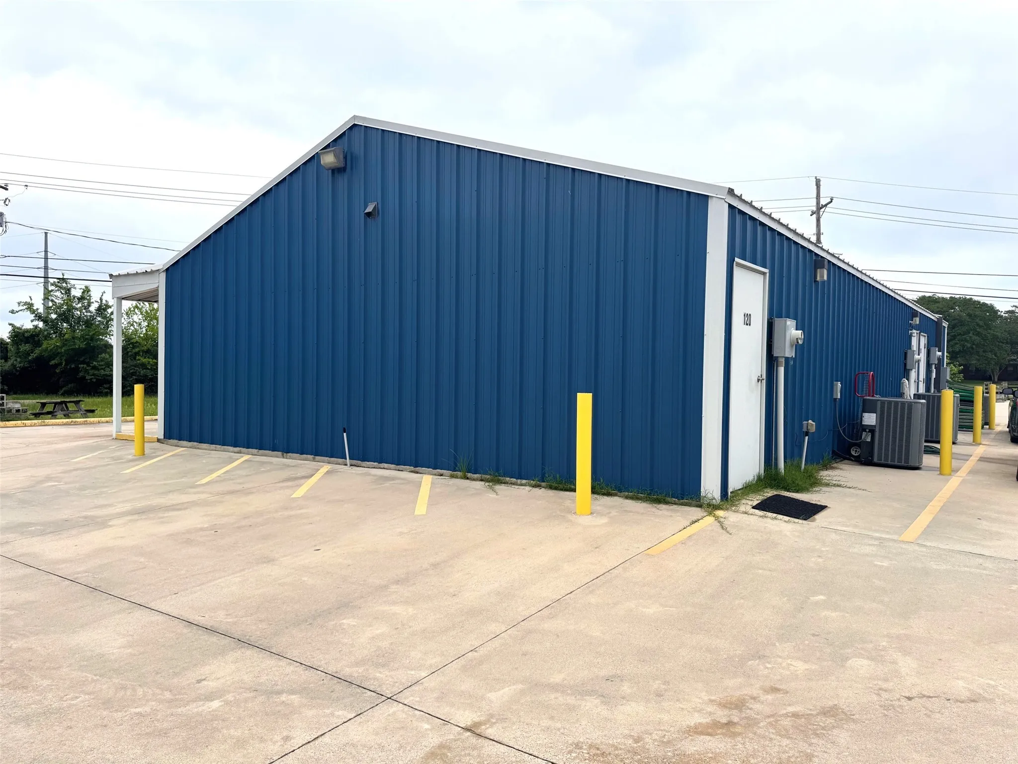 Retail For Sale in Titus County , 1721 N Edwards Ave., Mt Pleasant, Texas 75455, 0, 0, Garage spaces, 0 Sqft, built in 2020, mls#21407896, Real Estate Agent in Mt Pleasant, Homes For Sale in Titus county, Homes For Sale in Mt Pleasant, Realtor in Mt Pleasant Texas, Real Estate Brokerage Independent Realty Texas, Luminita Cordes Realtor