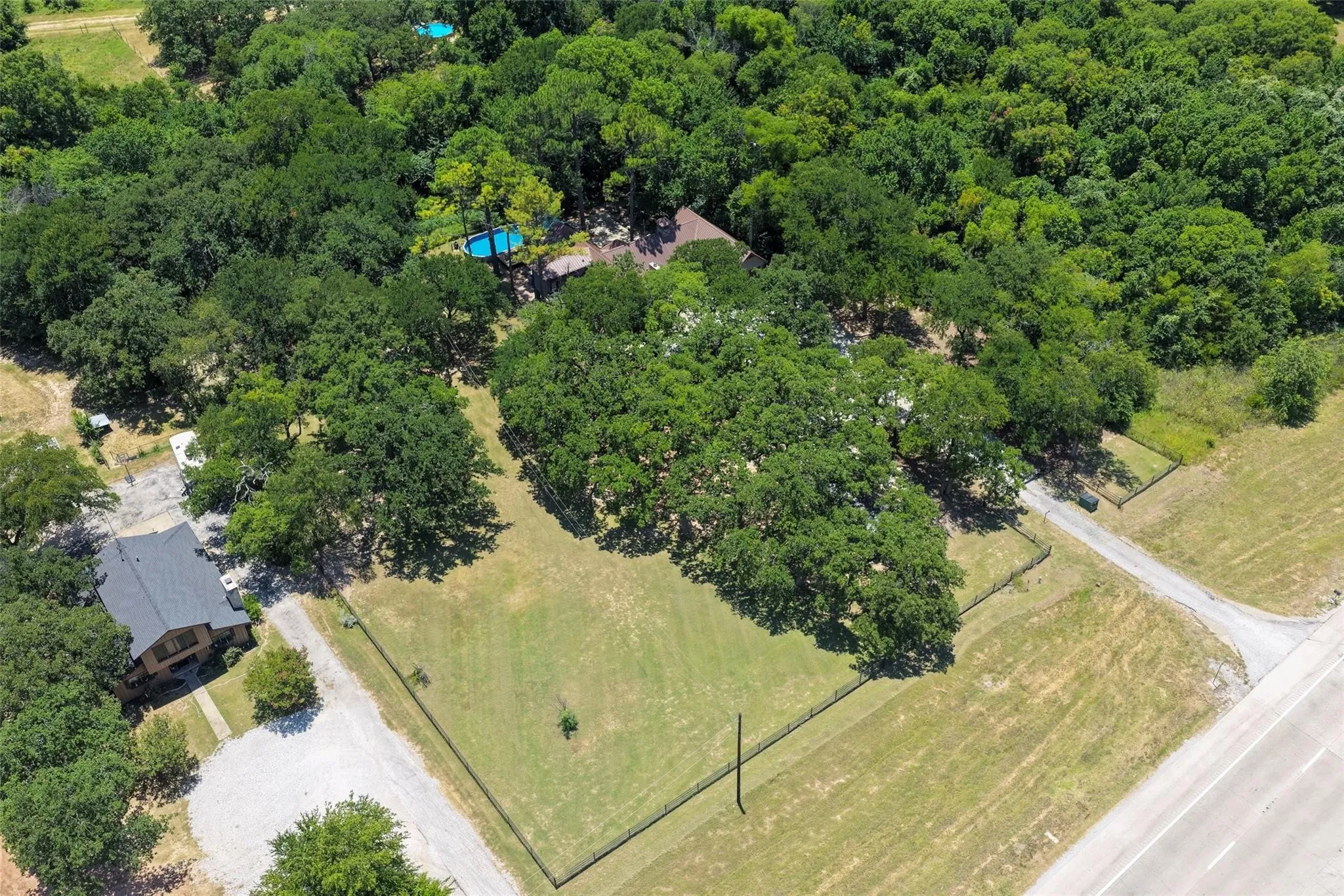 Single Family Residence For Rent in Wise County , 5319 US Highway 380, Bridgeport, Texas 76426, 3 Bedroom, 2 Bathroom, 3 Garage spaces, 2,932 Sqft, built in 1974, mls#21408406, Real Estate Agent in Bridgeport, Homes For Rent in Wise county, Homes For Rent in Bridgeport, Realtor in Bridgeport Texas, Real Estate Brokerage Independent Realty Texas, Luminita Cordes Realtor