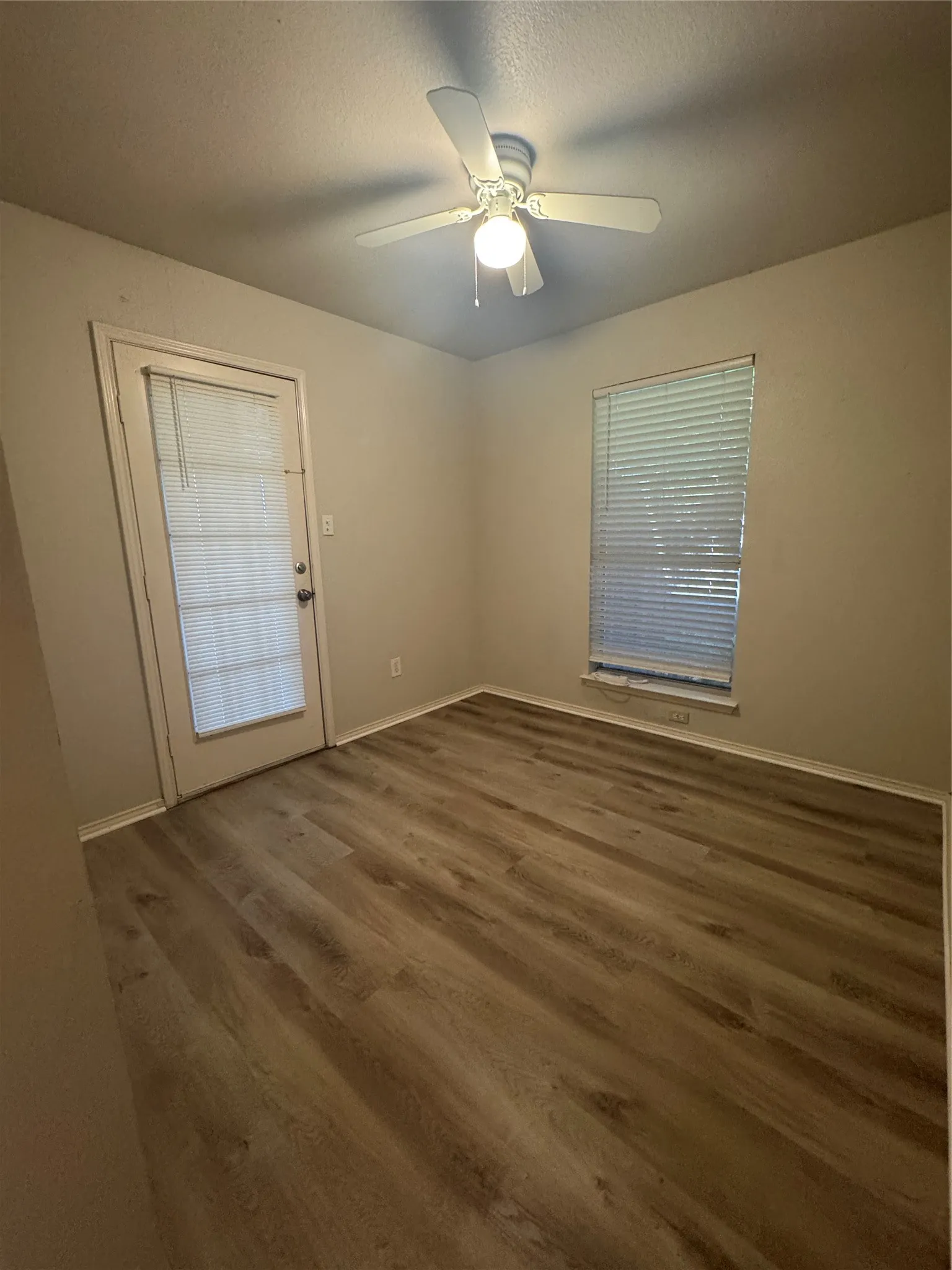 Single Family Residence For Rent in Collin County , 2211 Brookview Drive, Mc Kinney, Texas 75072, 3 Bedroom, 2 Bathroom, 2 Garage spaces, 1,271 Sqft, built in 1996, mls#21408430, Real Estate Agent in Mc Kinney, Homes For Rent in Collin county, Homes For Rent in Mc Kinney, Realtor in Mc Kinney Texas, Real Estate Brokerage Independent Realty Texas, Luminita Cordes Realtor