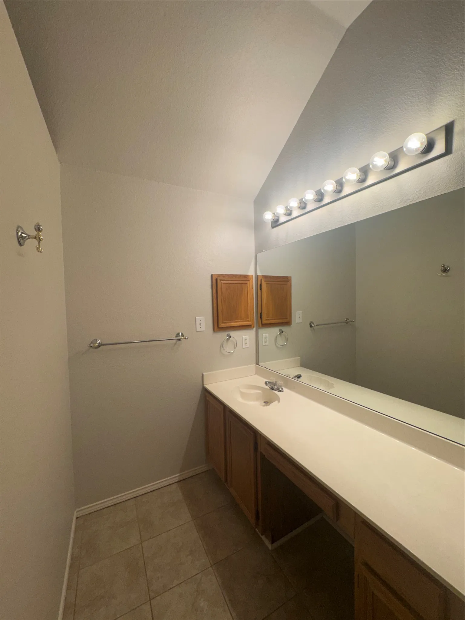 Single Family Residence For Rent in Collin County , 2211 Brookview Drive, Mc Kinney, Texas 75072, 3 Bedroom, 2 Bathroom, 2 Garage spaces, 1,271 Sqft, built in 1996, mls#21408430, Real Estate Agent in Mc Kinney, Homes For Rent in Collin county, Homes For Rent in Mc Kinney, Realtor in Mc Kinney Texas, Real Estate Brokerage Independent Realty Texas, Luminita Cordes Realtor