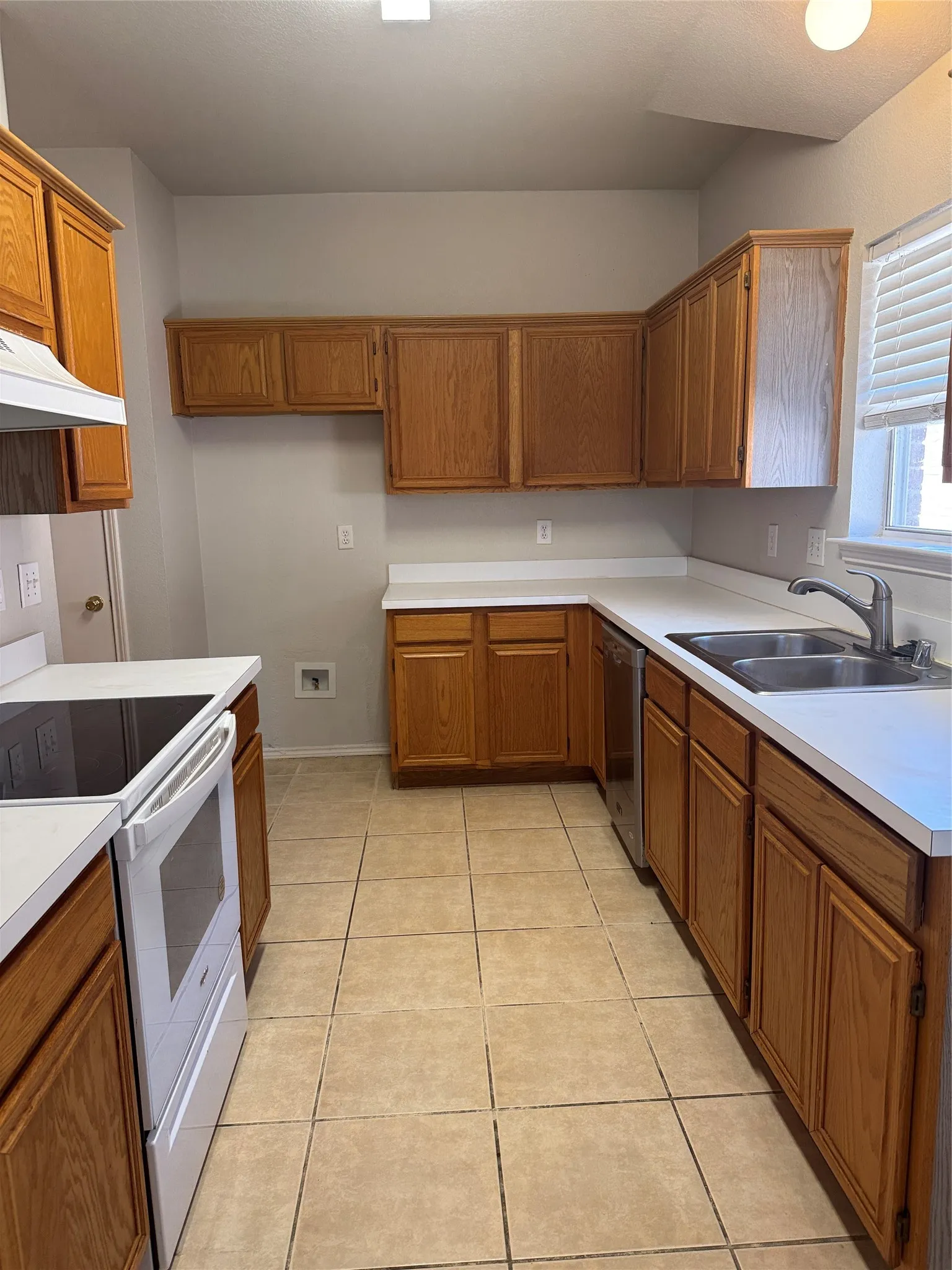 Single Family Residence For Rent in Collin County , 2211 Brookview Drive, Mc Kinney, Texas 75072, 3 Bedroom, 2 Bathroom, 2 Garage spaces, 1,271 Sqft, built in 1996, mls#21408430, Real Estate Agent in Mc Kinney, Homes For Rent in Collin county, Homes For Rent in Mc Kinney, Realtor in Mc Kinney Texas, Real Estate Brokerage Independent Realty Texas, Luminita Cordes Realtor