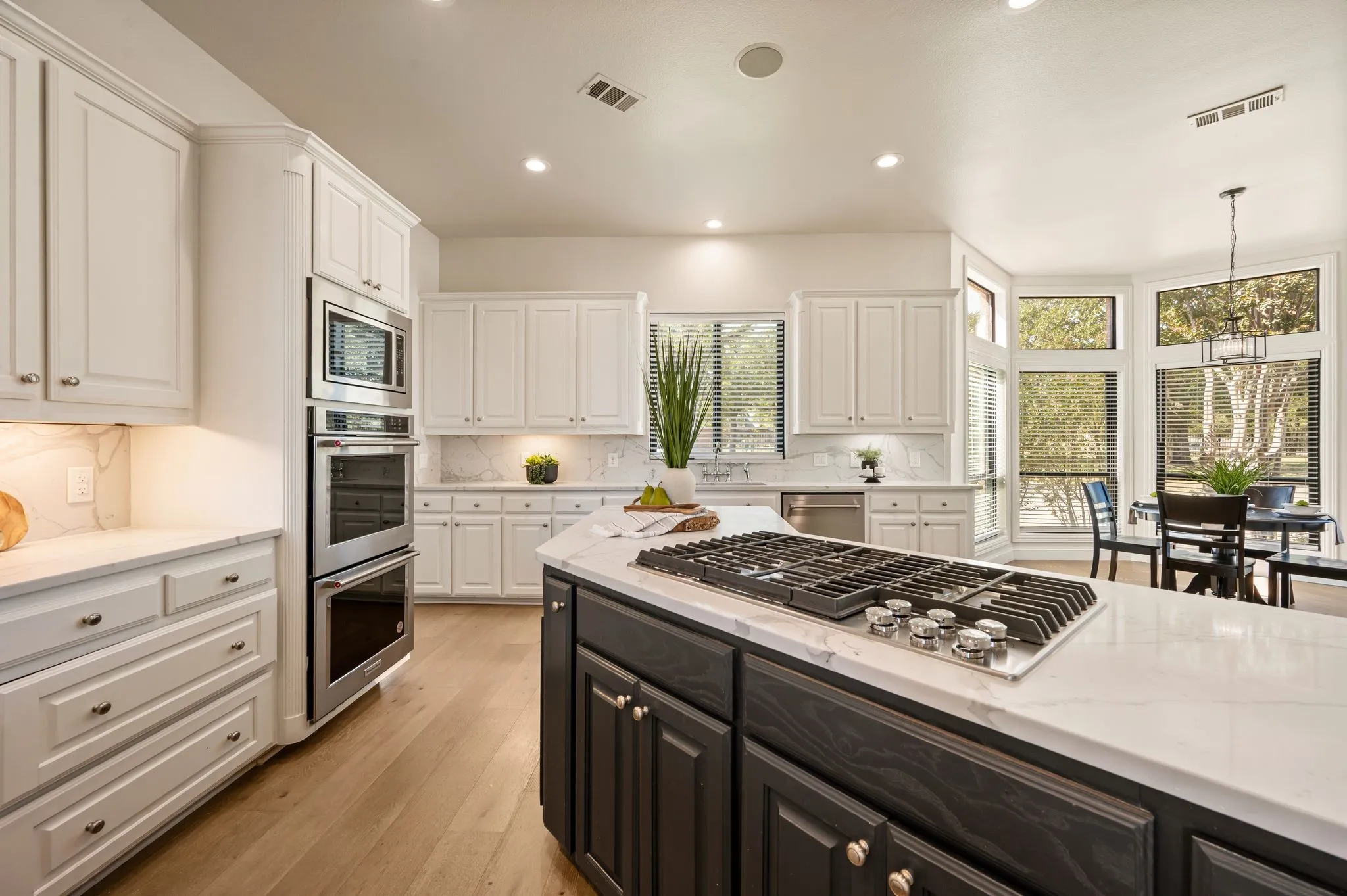 Single Family Residence For Sale in Denton County , 1000 Simmons Road, Flower Mound, Texas 75022, 4 Bedroom, 4 Bathroom, 5 Garage spaces, 5,430 Sqft, built in 1997, mls#21407554, Real Estate Agent in Flower Mound, Homes For Sale in Denton county, Homes For Sale in Flower Mound, Realtor in Flower Mound Texas, Real Estate Brokerage Independent Realty Texas, Luminita Cordes Realtor