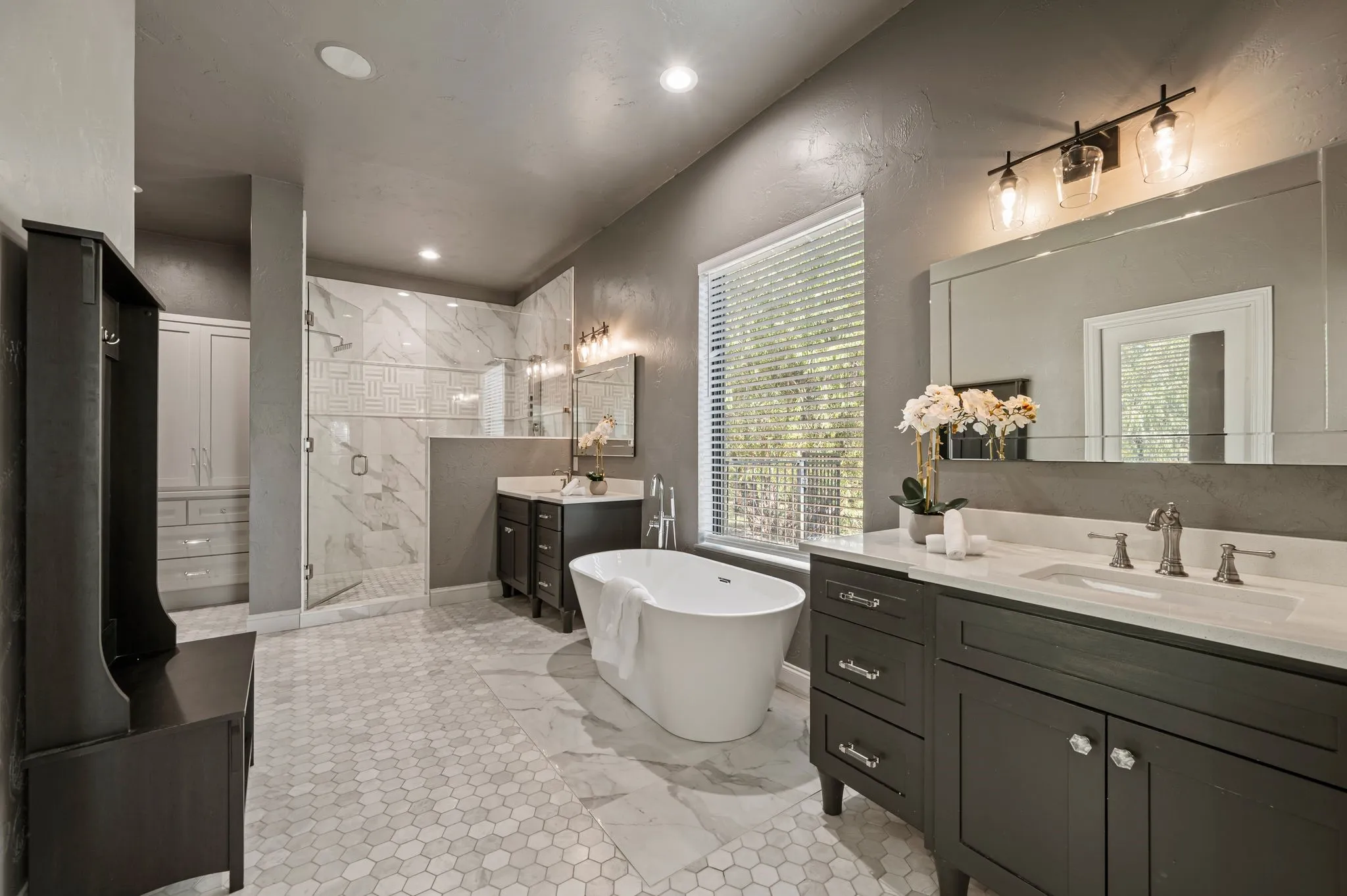 Single Family Residence For Sale in Denton County , 1000 Simmons Road, Flower Mound, Texas 75022, 4 Bedroom, 4 Bathroom, 5 Garage spaces, 5,430 Sqft, built in 1997, mls#21407554, Real Estate Agent in Flower Mound, Homes For Sale in Denton county, Homes For Sale in Flower Mound, Realtor in Flower Mound Texas, Real Estate Brokerage Independent Realty Texas, Luminita Cordes Realtor