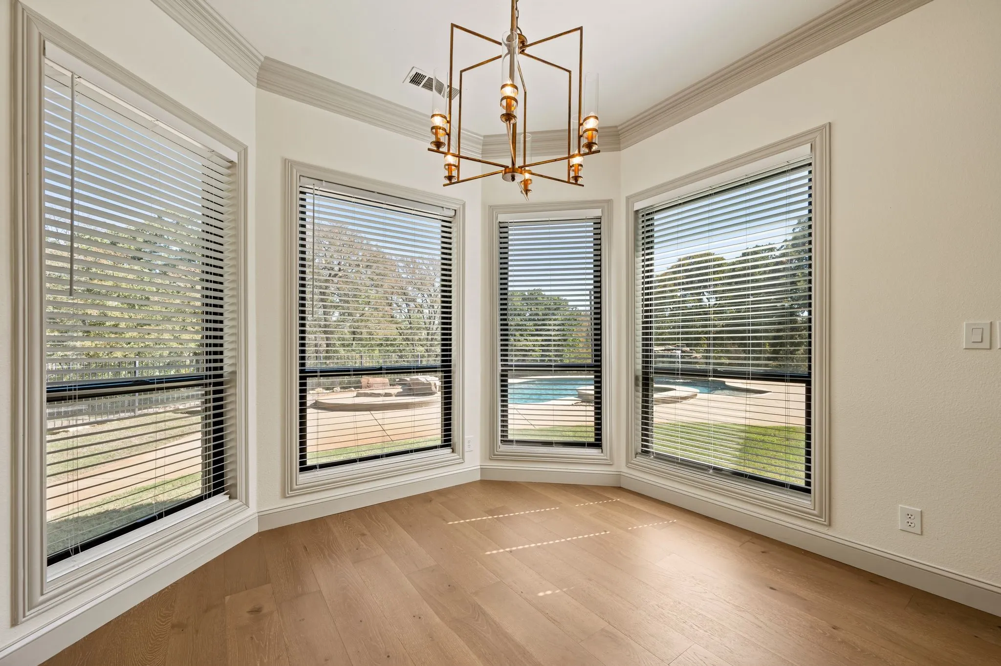 Single Family Residence For Sale in Denton County , 1000 Simmons Road, Flower Mound, Texas 75022, 4 Bedroom, 4 Bathroom, 5 Garage spaces, 5,430 Sqft, built in 1997, mls#21407554, Real Estate Agent in Flower Mound, Homes For Sale in Denton county, Homes For Sale in Flower Mound, Realtor in Flower Mound Texas, Real Estate Brokerage Independent Realty Texas, Luminita Cordes Realtor
