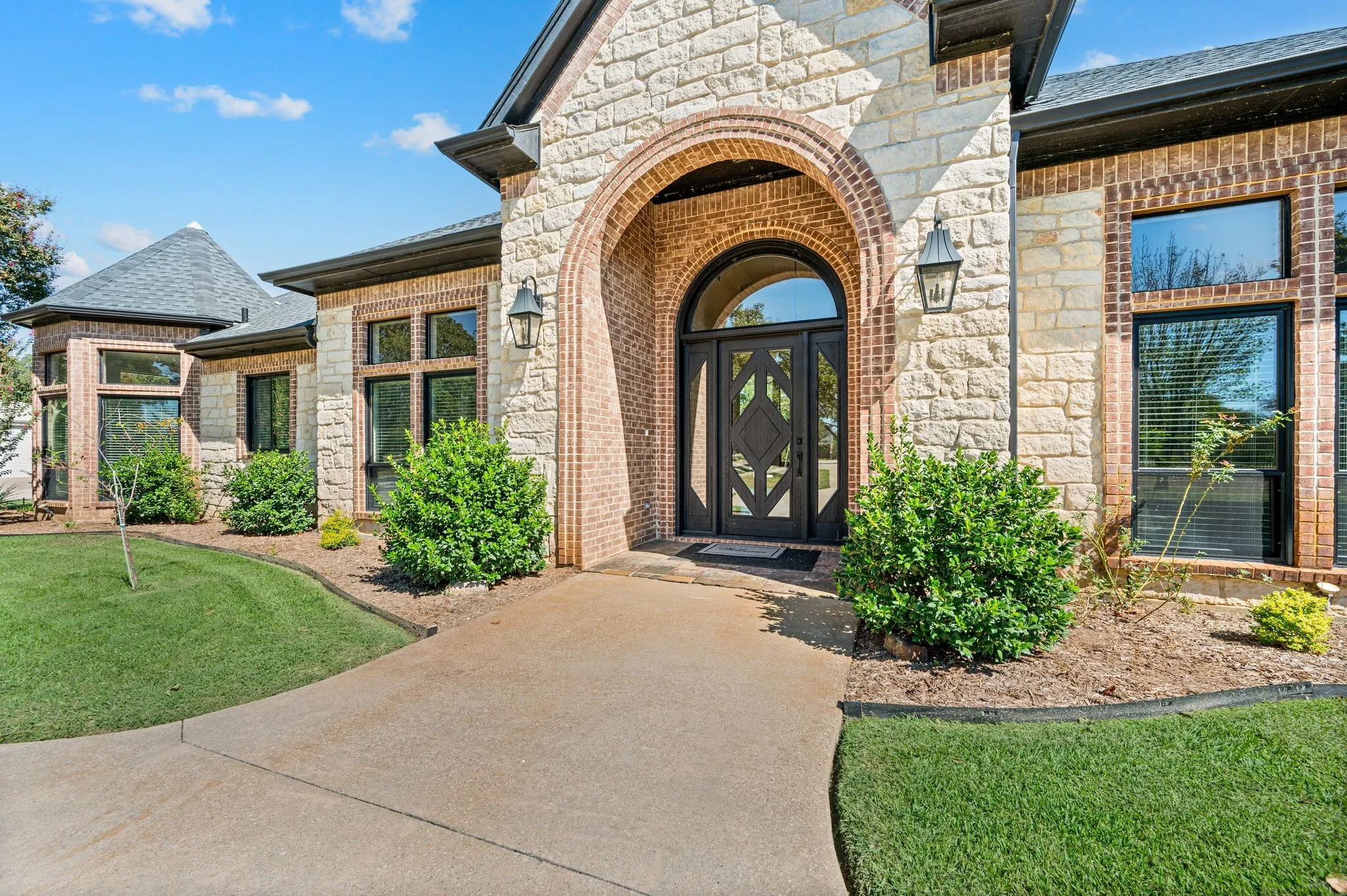 Single Family Residence For Sale in Denton County , 1000 Simmons Road, Flower Mound, Texas 75022, 4 Bedroom, 4 Bathroom, 5 Garage spaces, 5,430 Sqft, built in 1997, mls#21407554, Real Estate Agent in Flower Mound, Homes For Sale in Denton county, Homes For Sale in Flower Mound, Realtor in Flower Mound Texas, Real Estate Brokerage Independent Realty Texas, Luminita Cordes Realtor