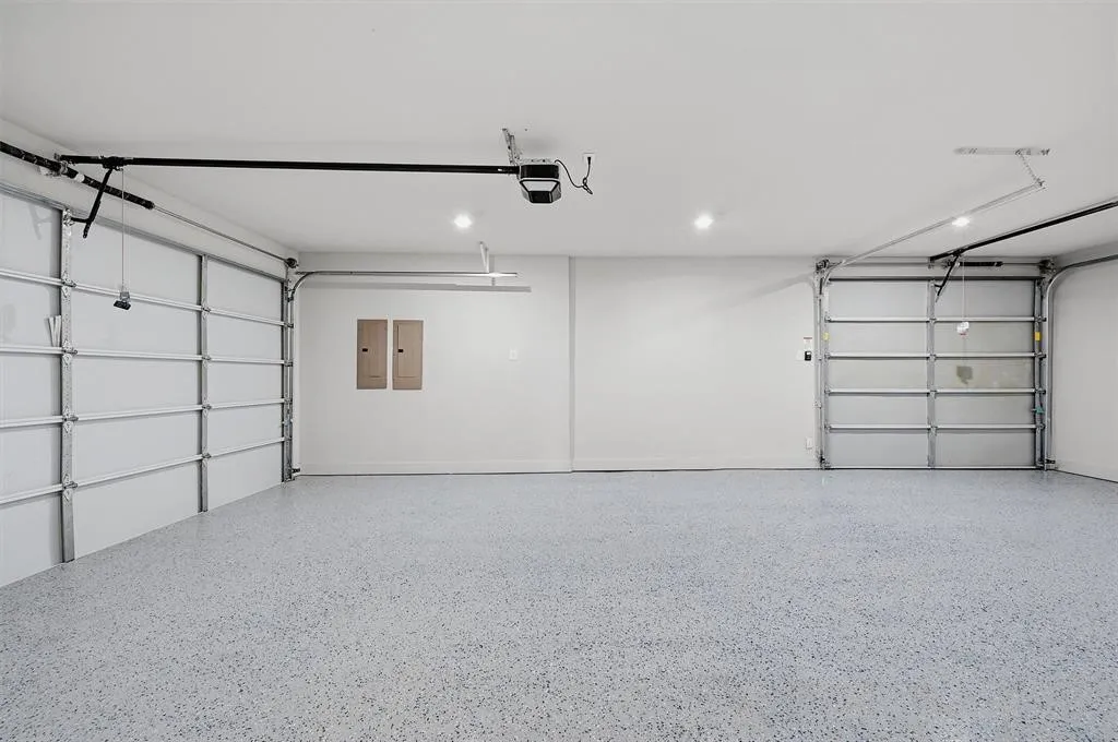 Single Family Residence For Rent in Collin County , 2248 County Road 2222, Anna, Texas 75409, 5 Bedroom, 6 Bathroom, 3 Garage spaces, 6,100 Sqft, built in 2021, mls#21408436, Real Estate Agent in Anna, Homes For Rent in Collin county, Homes For Rent in Anna, Realtor in Anna Texas, Real Estate Brokerage Independent Realty Texas, Luminita Cordes Realtor