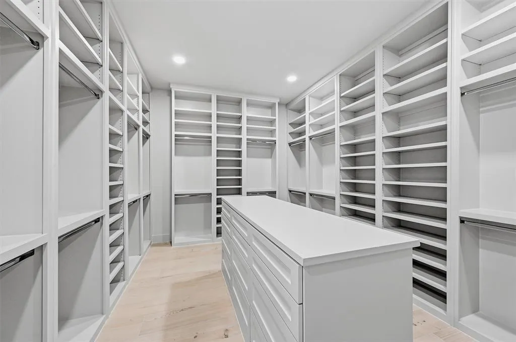 Single Family Residence For Rent in Collin County , 2248 County Road 2222, Anna, Texas 75409, 5 Bedroom, 6 Bathroom, 3 Garage spaces, 6,100 Sqft, built in 2021, mls#21408436, Real Estate Agent in Anna, Homes For Rent in Collin county, Homes For Rent in Anna, Realtor in Anna Texas, Real Estate Brokerage Independent Realty Texas, Luminita Cordes Realtor