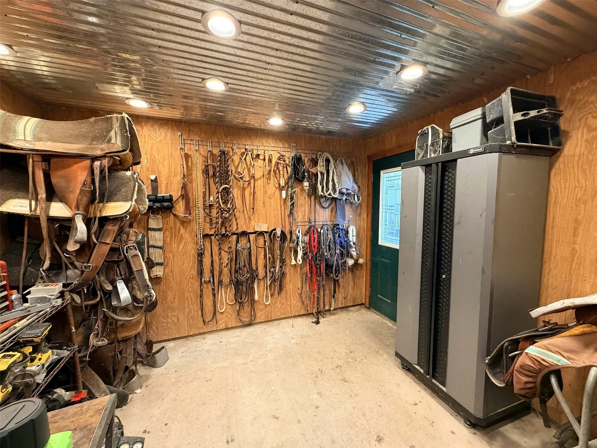 Farm For Sale in Wise County , 12820 N County Line Road, Ponder, Texas 76259, 7 Bedroom, 5 Bathroom, Garage spaces, 5,098 Sqft, built in 1999, mls#21407275, Real Estate Agent in Ponder, Homes For Sale in Wise county, Homes For Sale in Ponder, Realtor in Ponder Texas, Real Estate Brokerage Independent Realty Texas, Luminita Cordes Realtor