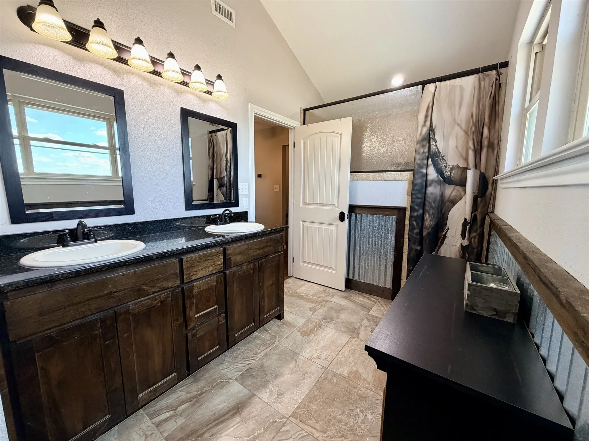 Farm For Sale in Wise County , 12820 N County Line Road, Ponder, Texas 76259, 7 Bedroom, 5 Bathroom, Garage spaces, 5,098 Sqft, built in 1999, mls#21407275, Real Estate Agent in Ponder, Homes For Sale in Wise county, Homes For Sale in Ponder, Realtor in Ponder Texas, Real Estate Brokerage Independent Realty Texas, Luminita Cordes Realtor