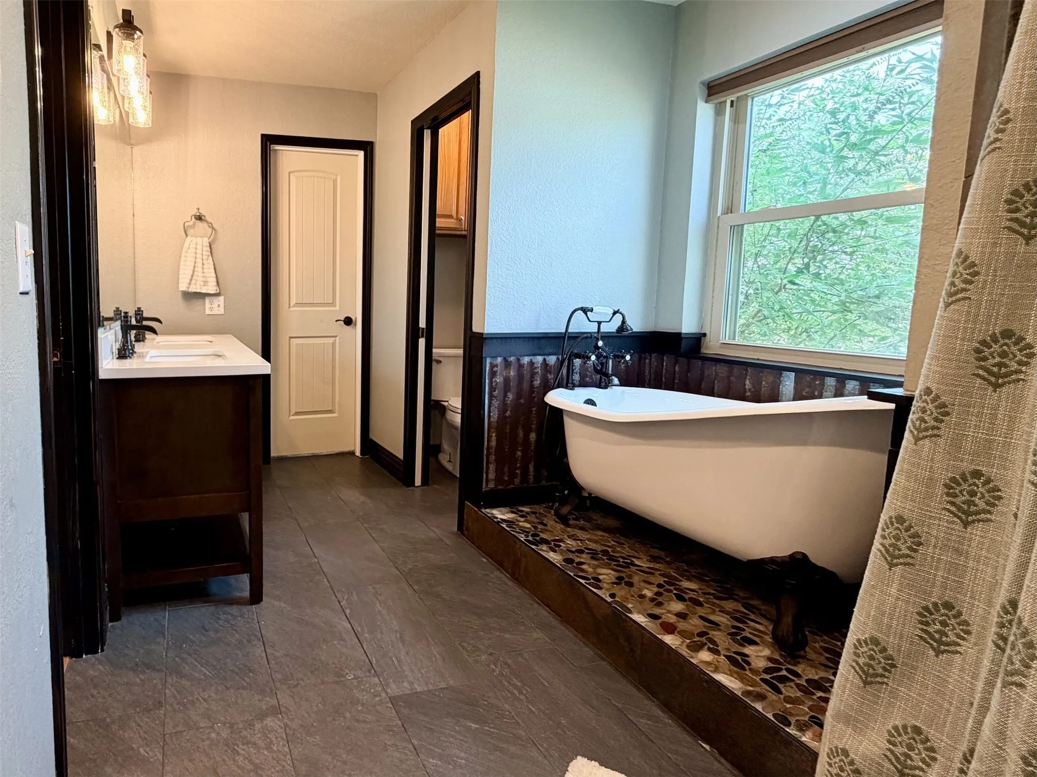 Farm For Sale in Wise County , 12820 N County Line Road, Ponder, Texas 76259, 7 Bedroom, 5 Bathroom, Garage spaces, 5,098 Sqft, built in 1999, mls#21407275, Real Estate Agent in Ponder, Homes For Sale in Wise county, Homes For Sale in Ponder, Realtor in Ponder Texas, Real Estate Brokerage Independent Realty Texas, Luminita Cordes Realtor