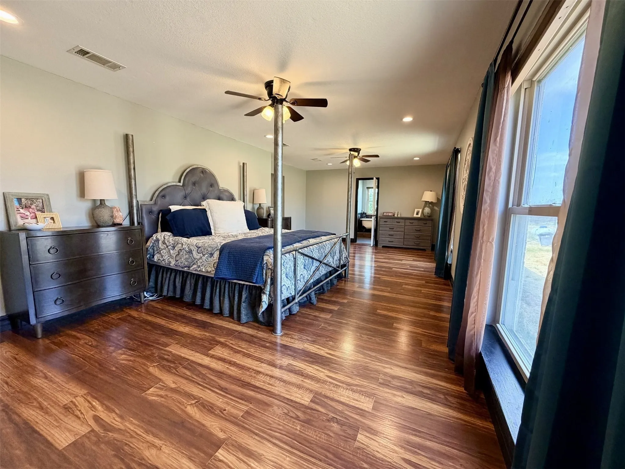 Farm For Sale in Wise County , 12820 N County Line Road, Ponder, Texas 76259, 7 Bedroom, 5 Bathroom, Garage spaces, 5,098 Sqft, built in 1999, mls#21407275, Real Estate Agent in Ponder, Homes For Sale in Wise county, Homes For Sale in Ponder, Realtor in Ponder Texas, Real Estate Brokerage Independent Realty Texas, Luminita Cordes Realtor
