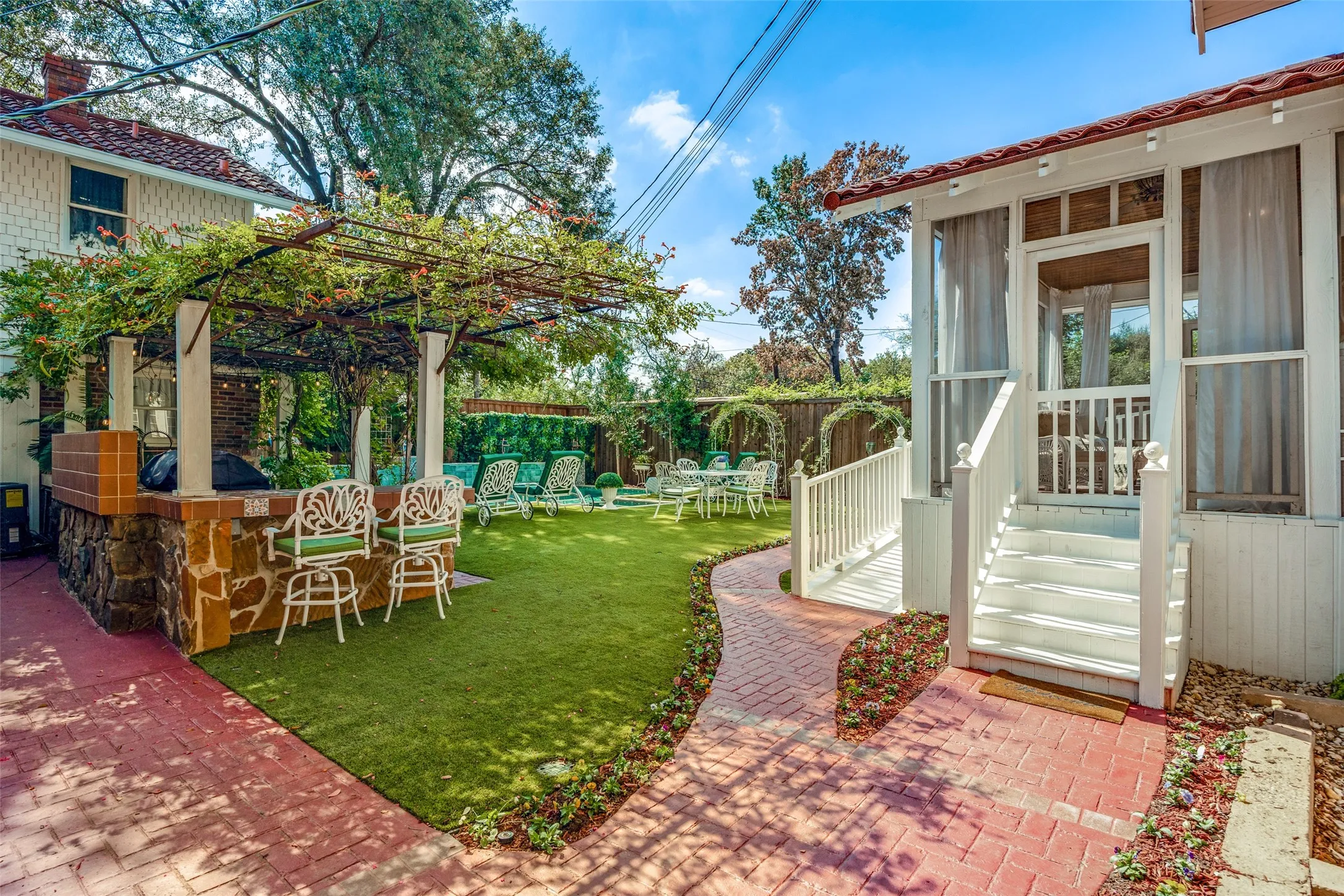 Outdoor kitchen