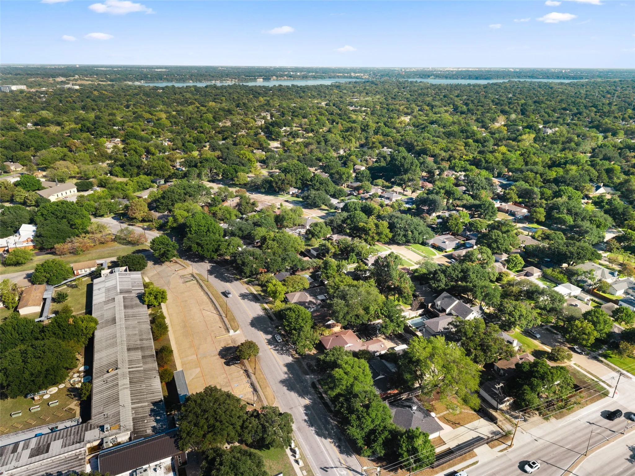 Single Family Residence For Sale in Dallas County , 6404 E Lovers Lane, Dallas, Texas 75214, 3 Bedroom, 2 Bathroom, Garage spaces, 1,513 Sqft, built in 1954, mls#21407845, Real Estate Agent in Dallas, Homes For Sale in Dallas county, Homes For Sale in Dallas, Realtor in Dallas Texas, Real Estate Brokerage Independent Realty Texas, Luminita Cordes Realtor