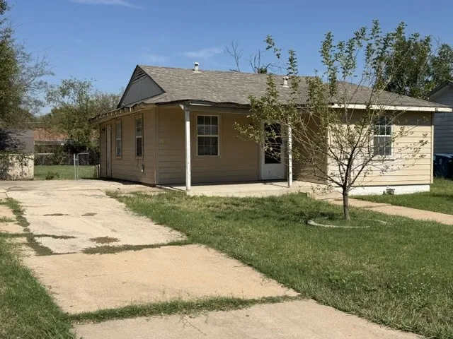 Single Family Residence For Sale in Tarrant County , 1757 Corrin Avenue, Blue Mound, Texas 76131, 3 Bedroom, 1 Bathroom, Garage spaces, 791 Sqft, built in 1956, mls#21403543, Real Estate Agent in Blue Mound, Homes For Sale in Tarrant county, Homes For Sale in Blue Mound, Realtor in Blue Mound Texas, Real Estate Brokerage Independent Realty Texas, Luminita Cordes Realtor