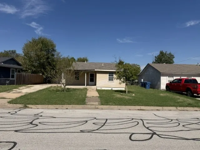 Single Family Residence For Sale in Tarrant County , 1757 Corrin Avenue, Blue Mound, Texas 76131, 3 Bedroom, 1 Bathroom, Garage spaces, 791 Sqft, built in 1956, mls#21403543, Real Estate Agent in Blue Mound, Homes For Sale in Tarrant county, Homes For Sale in Blue Mound, Realtor in Blue Mound Texas, Real Estate Brokerage Independent Realty Texas, Luminita Cordes Realtor