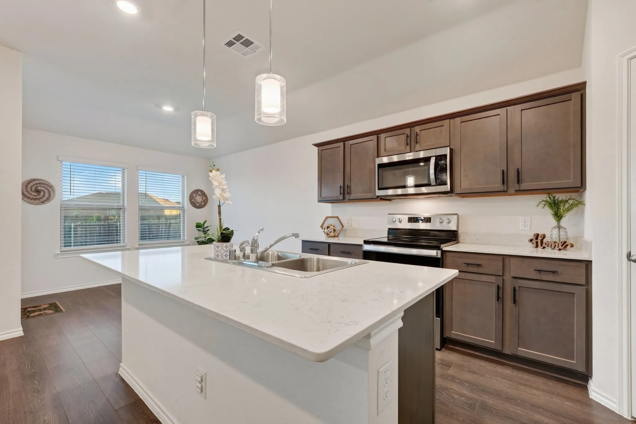 Single Family Residence For Sale in Collin County , 706 Heirloom Lane, Royse City, Texas 75189, 3 Bedroom, 2 Bathroom, 2 Garage spaces, 1,450 Sqft, built in 2021, mls#21408376, Real Estate Agent in Royse City, Homes For Sale in Collin county, Homes For Sale in Royse City, Realtor in Royse City Texas, Real Estate Brokerage Independent Realty Texas, Luminita Cordes Realtor