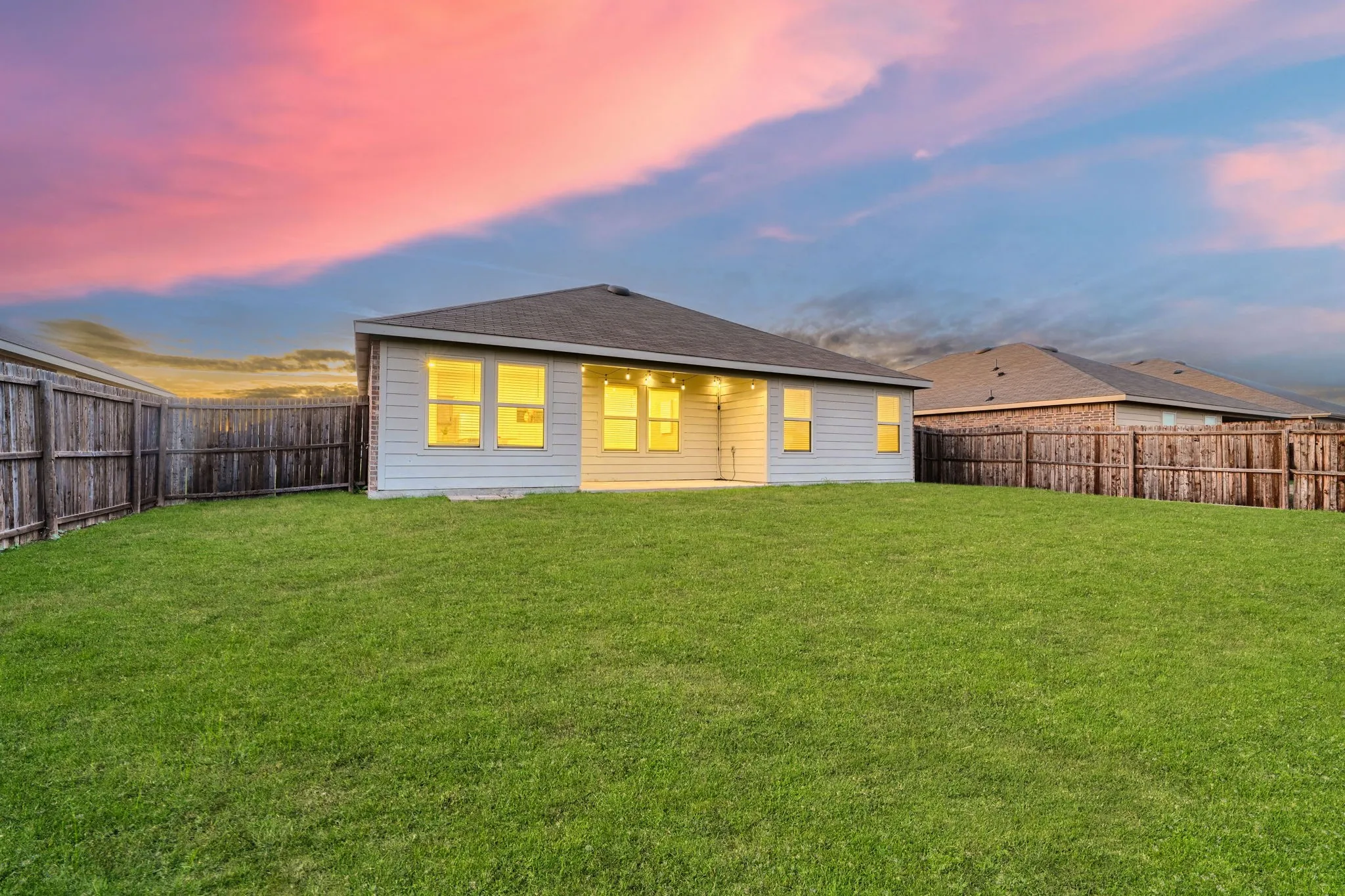Single Family Residence For Sale in Collin County , 706 Heirloom Lane, Royse City, Texas 75189, 3 Bedroom, 2 Bathroom, 2 Garage spaces, 1,450 Sqft, built in 2021, mls#21408376, Real Estate Agent in Royse City, Homes For Sale in Collin county, Homes For Sale in Royse City, Realtor in Royse City Texas, Real Estate Brokerage Independent Realty Texas, Luminita Cordes Realtor