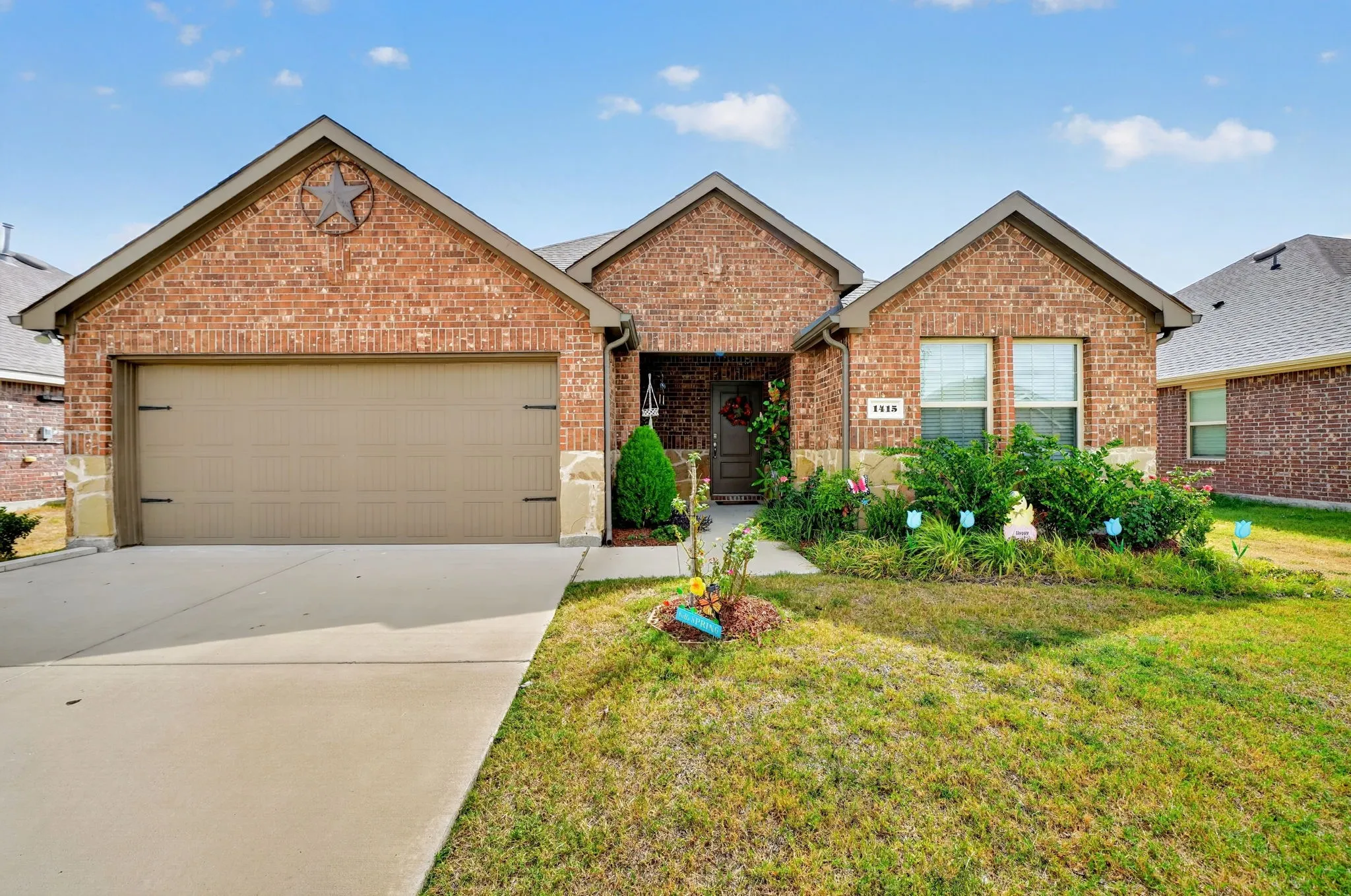 Single Family Residence For Sale in Collin County , 1415 Blossom Court Drive, Princeton, Texas 75407, 3 Bedroom, 2 Bathroom, 2 Garage spaces, 1,633 Sqft, built in 2023, mls#21386897, Real Estate Agent in Princeton, Homes For Sale in Collin county, Homes For Sale in Princeton, Realtor in Princeton Texas, Real Estate Brokerage Independent Realty Texas, Luminita Cordes Realtor