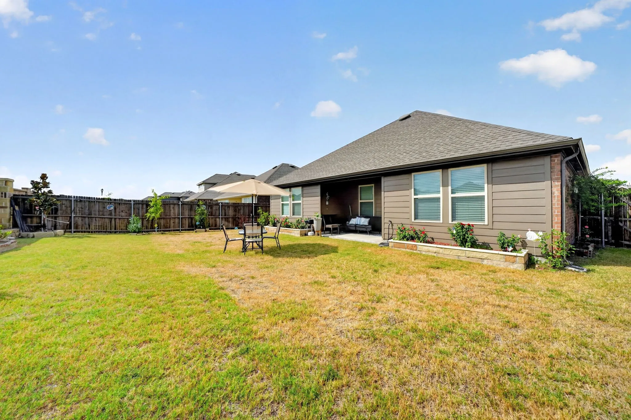 Single Family Residence For Sale in Collin County , 1415 Blossom Court Drive, Princeton, Texas 75407, 3 Bedroom, 2 Bathroom, 2 Garage spaces, 1,633 Sqft, built in 2023, mls#21386897, Real Estate Agent in Princeton, Homes For Sale in Collin county, Homes For Sale in Princeton, Realtor in Princeton Texas, Real Estate Brokerage Independent Realty Texas, Luminita Cordes Realtor