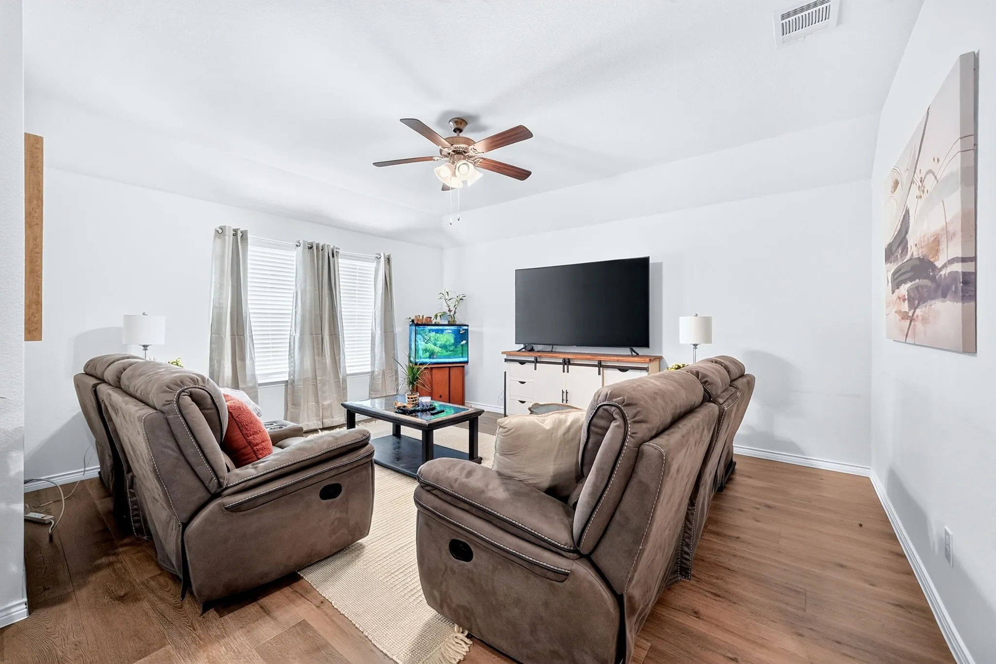 Single Family Residence For Sale in Collin County , 1415 Blossom Court Drive, Princeton, Texas 75407, 3 Bedroom, 2 Bathroom, 2 Garage spaces, 1,633 Sqft, built in 2023, mls#21386897, Real Estate Agent in Princeton, Homes For Sale in Collin county, Homes For Sale in Princeton, Realtor in Princeton Texas, Real Estate Brokerage Independent Realty Texas, Luminita Cordes Realtor