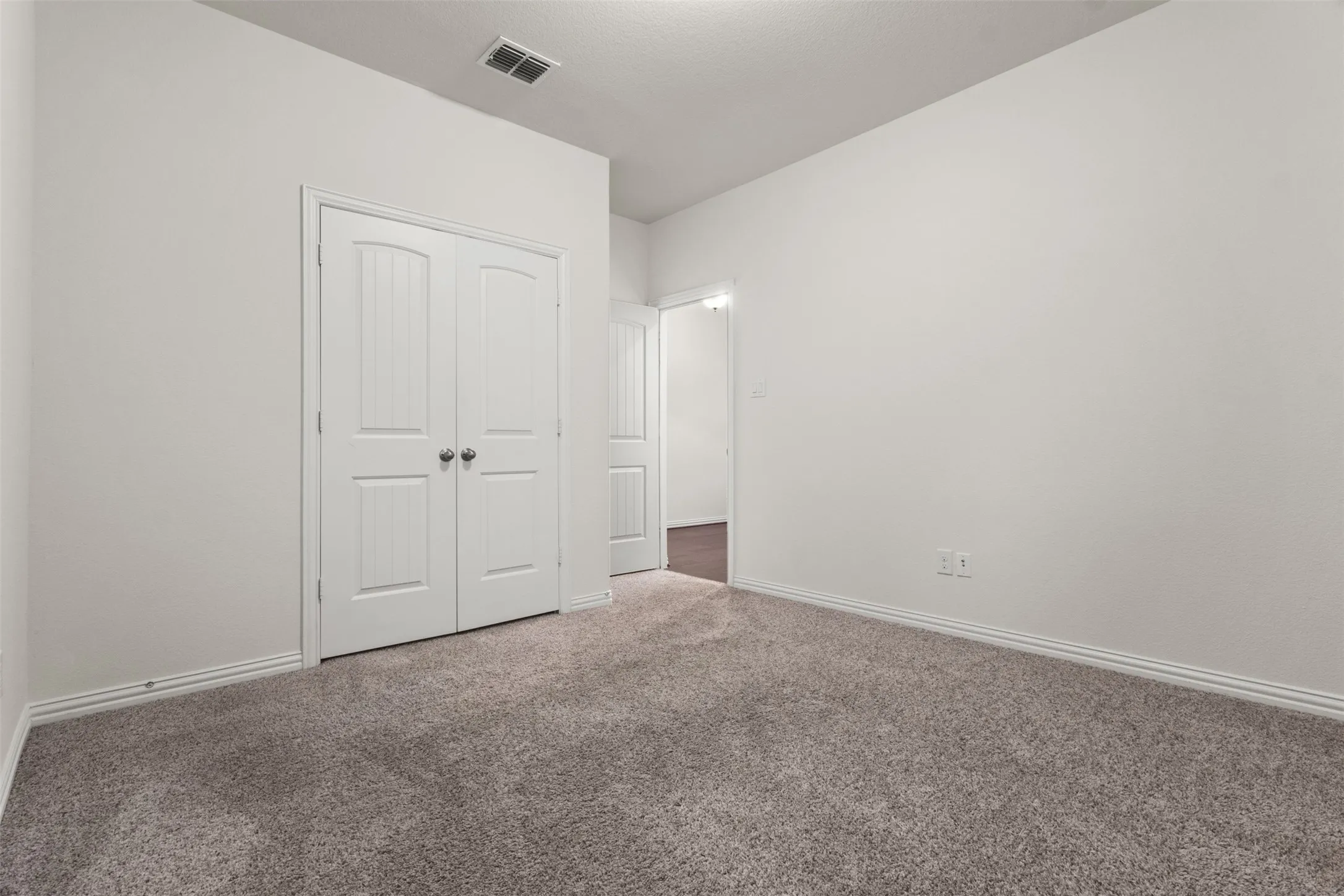Neutral tone wall finishes